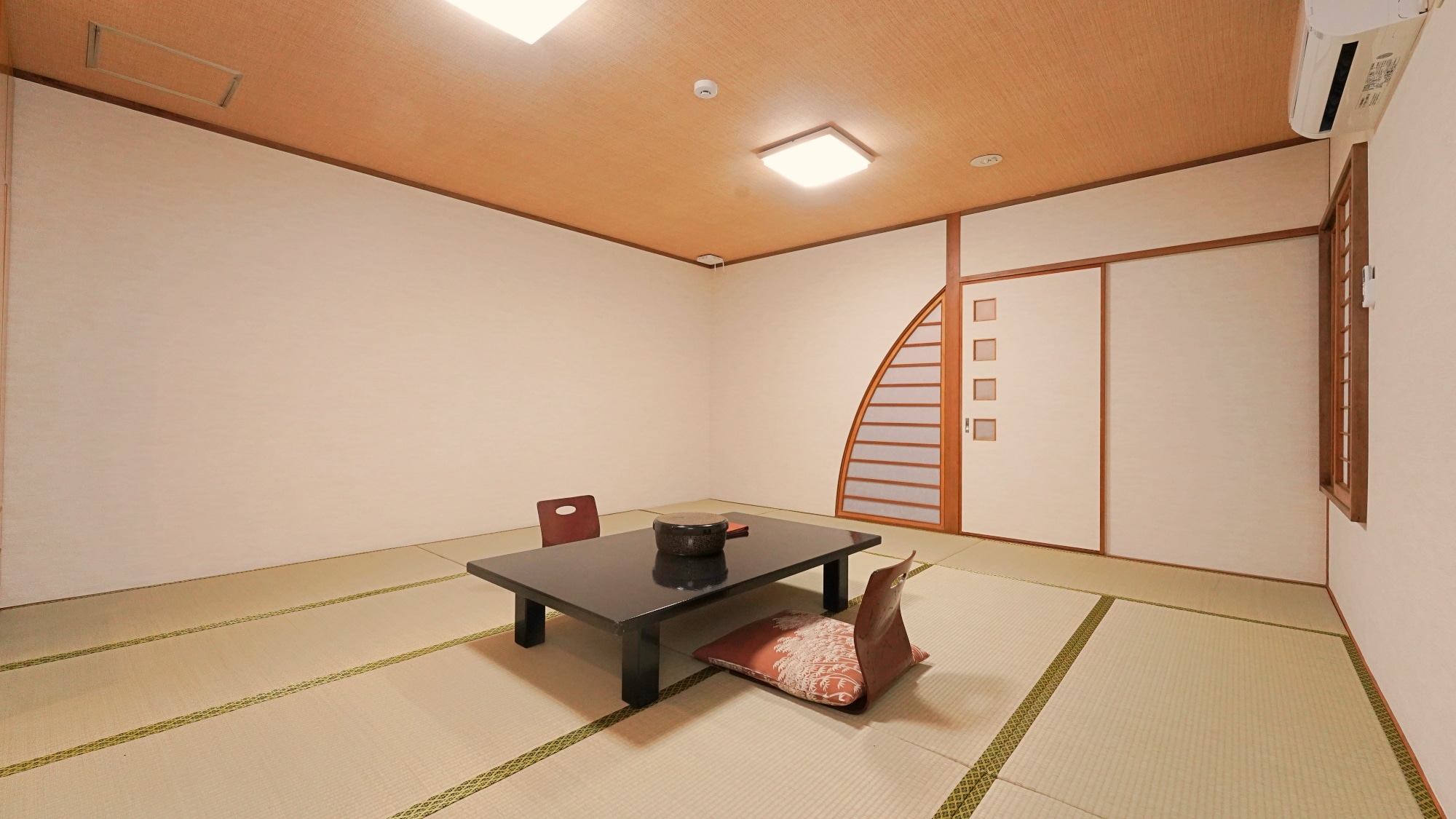 12.5 tatami Japanese-style room (two-piece unit bath)