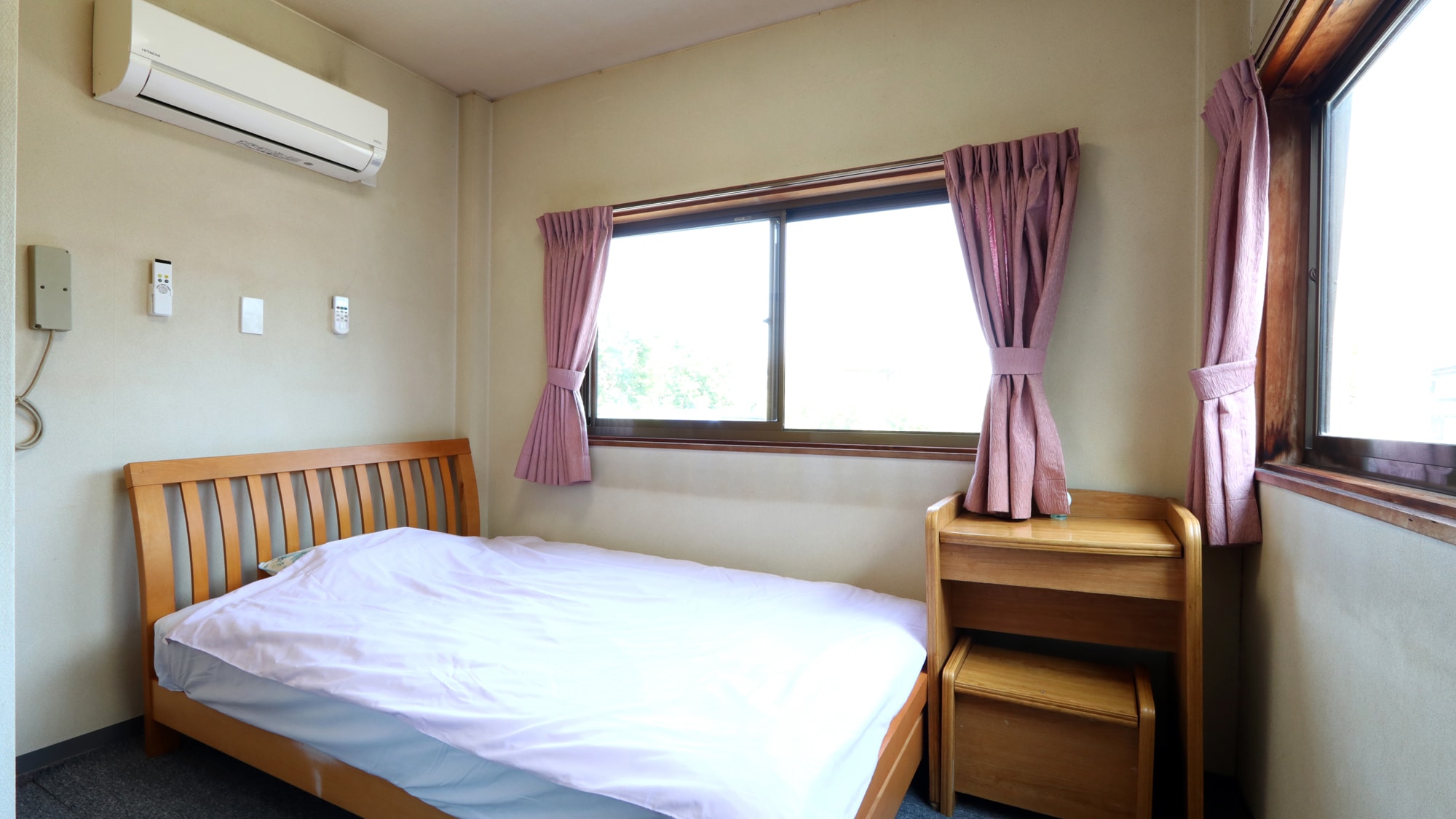 [Western-style room]