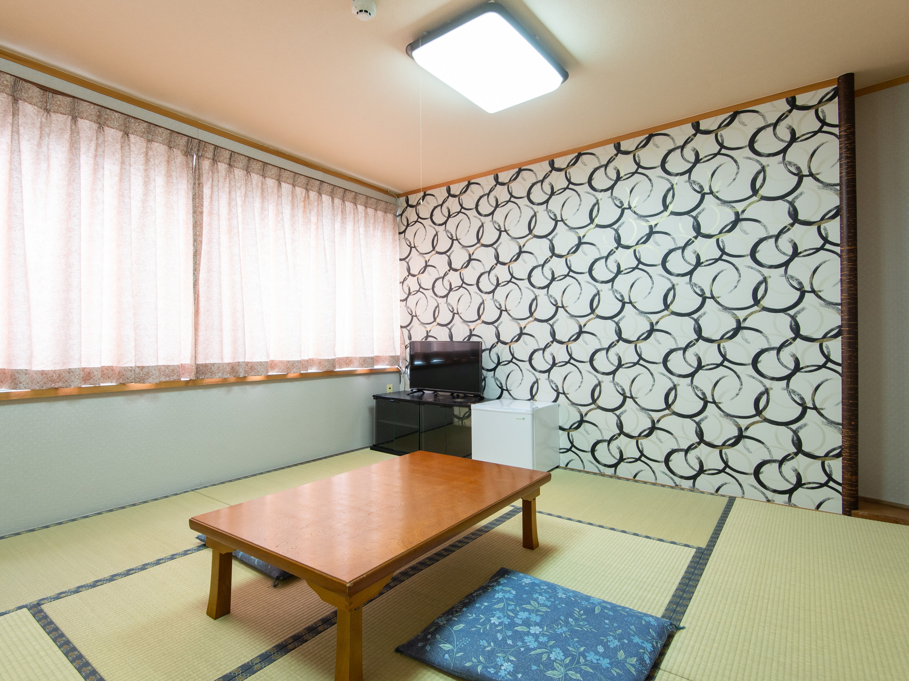 Kamar bergaya Jepang untuk lima orang (tanpa kamar mandi)