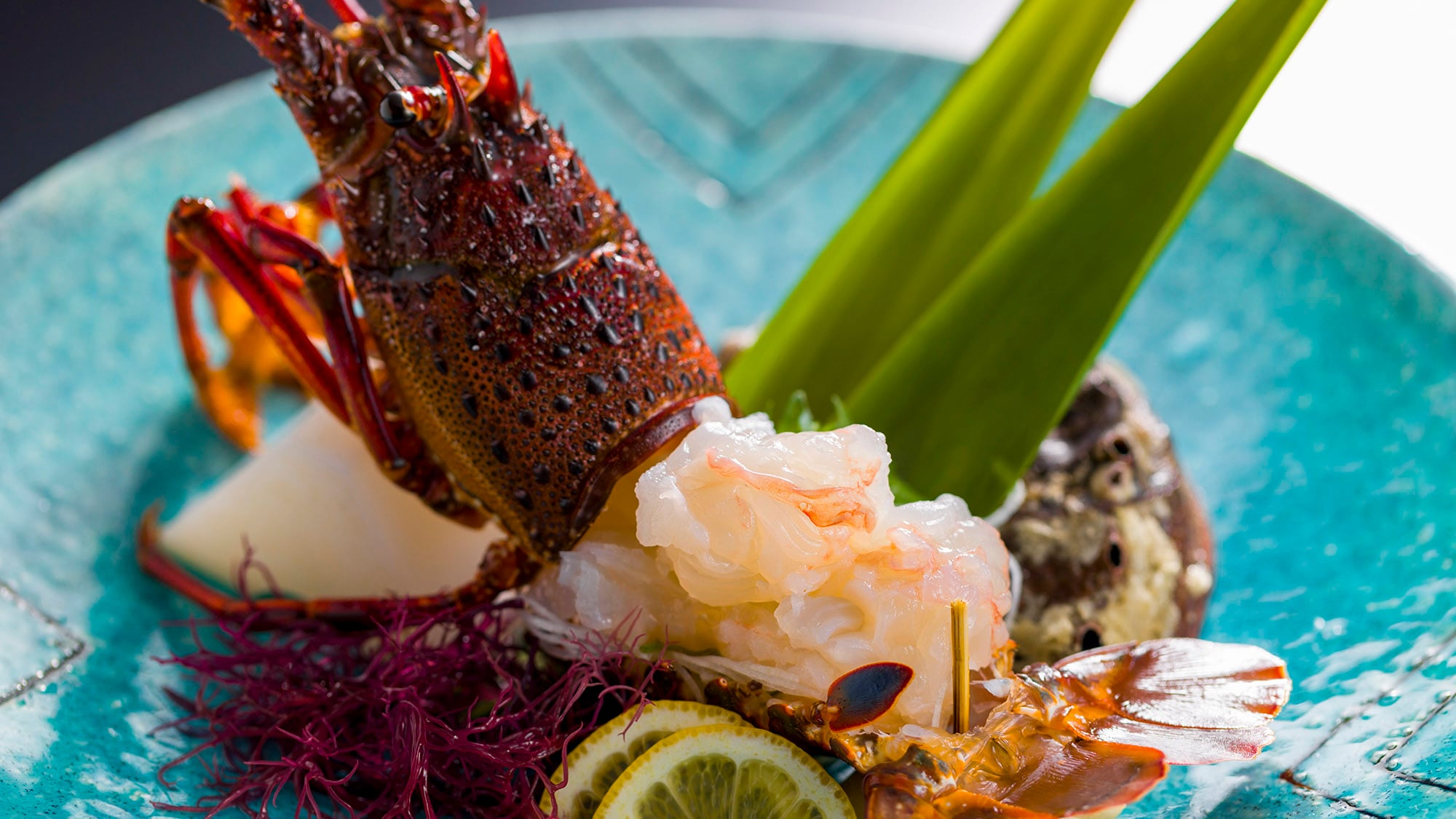 ・【お食事一例】甘さが口いっぱいに広がる伊勢海老のお刺身