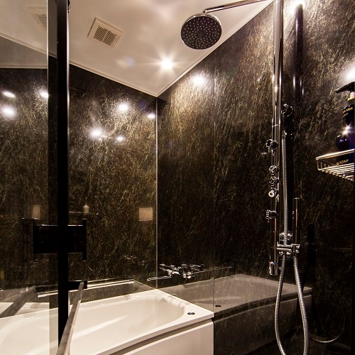 ห้องน้ำ (ชั้นพรีเมียม) *บางห้องอาจแตกต่างจากในรูป