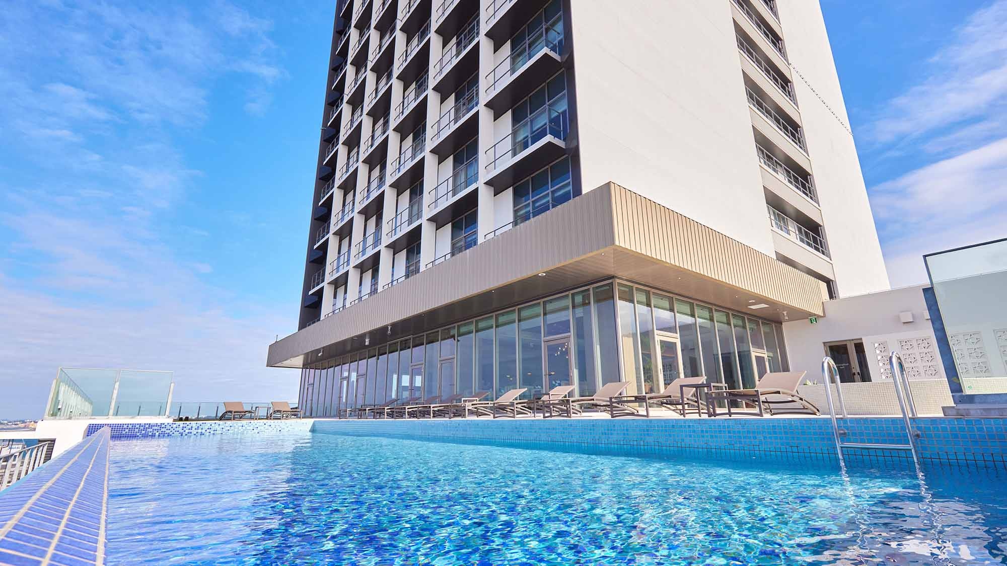 infinity pool