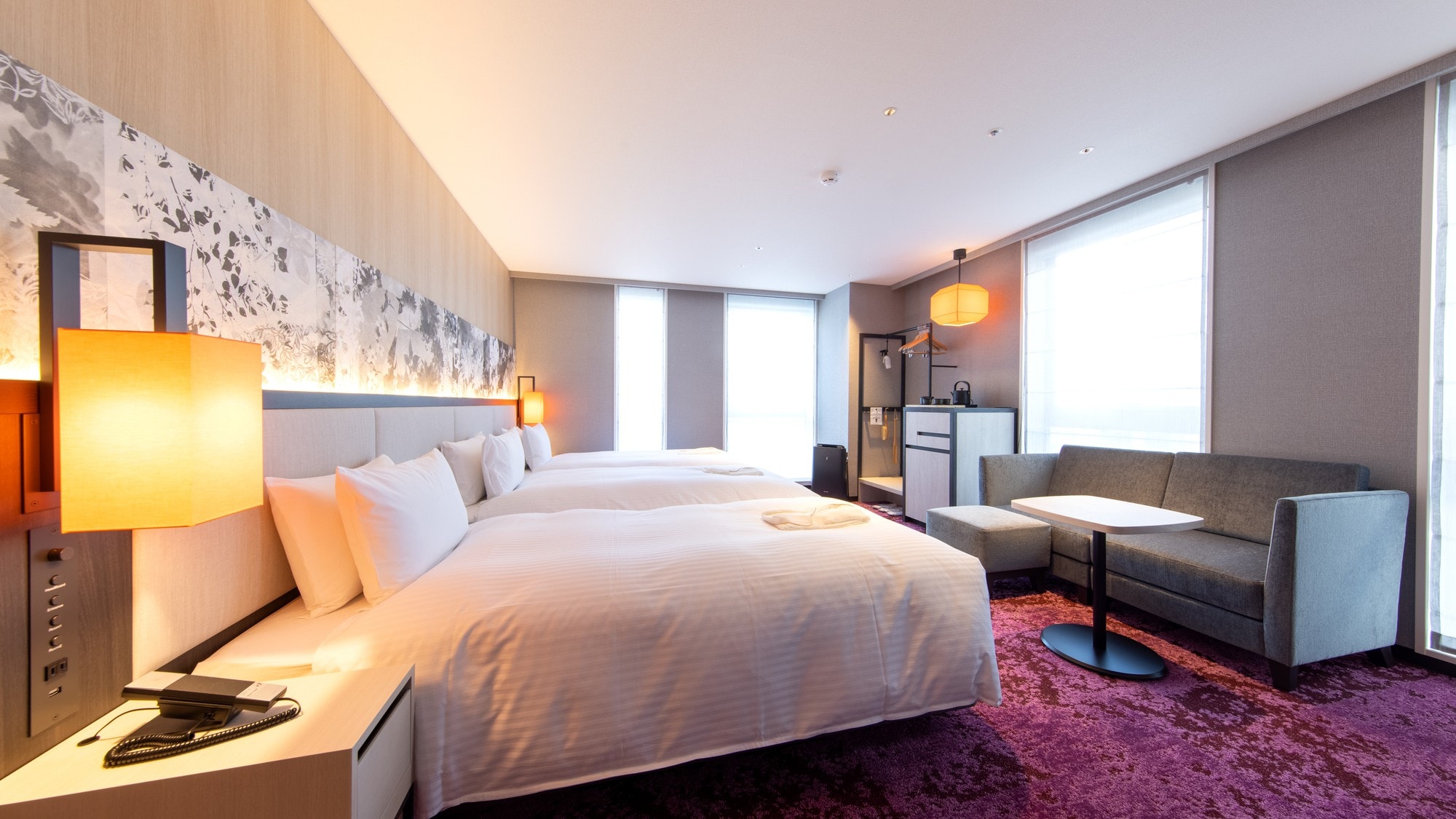 A Hollywood-type room with 3 beds, so it's safe for families ♪ "Family room"