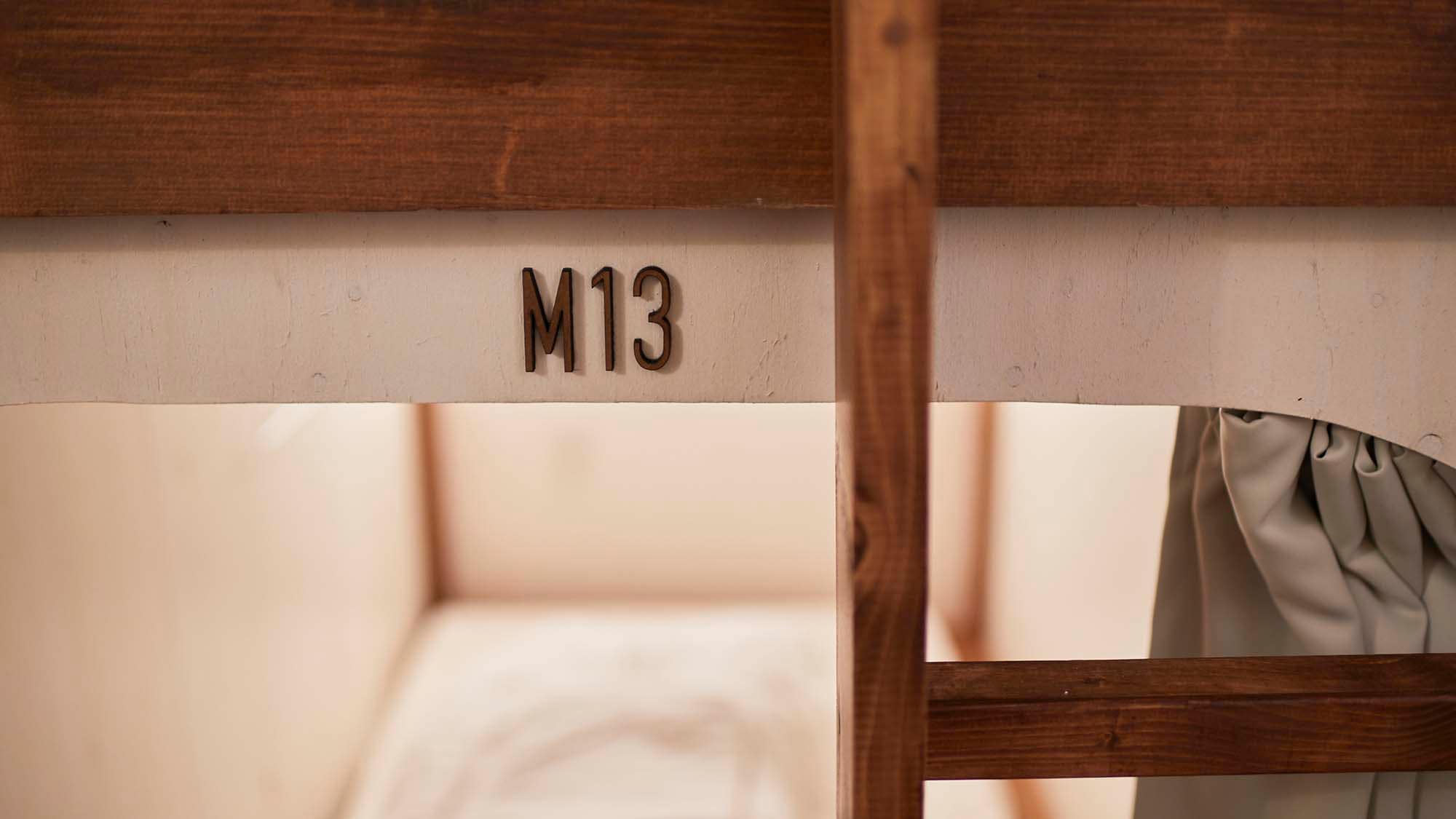 ・ [Dormitory] The room number is attached to the top of the dome-shaped entrance.