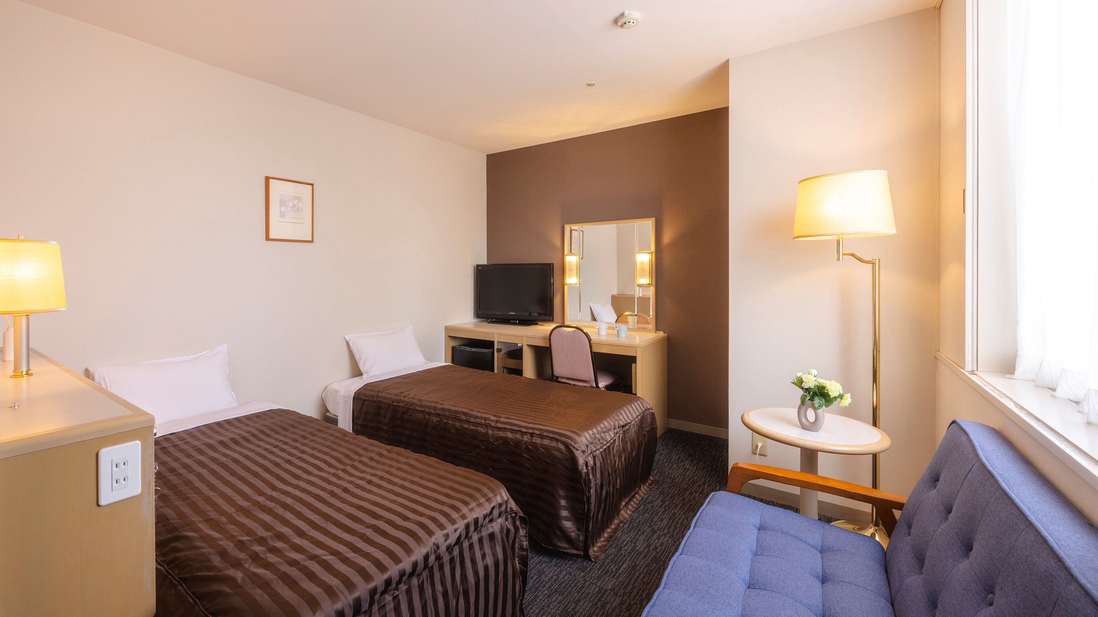 *Twin bedroom/All rooms equipped with Simmons beds! Spacious 24m² x 120cm wide beds *3 people can stay