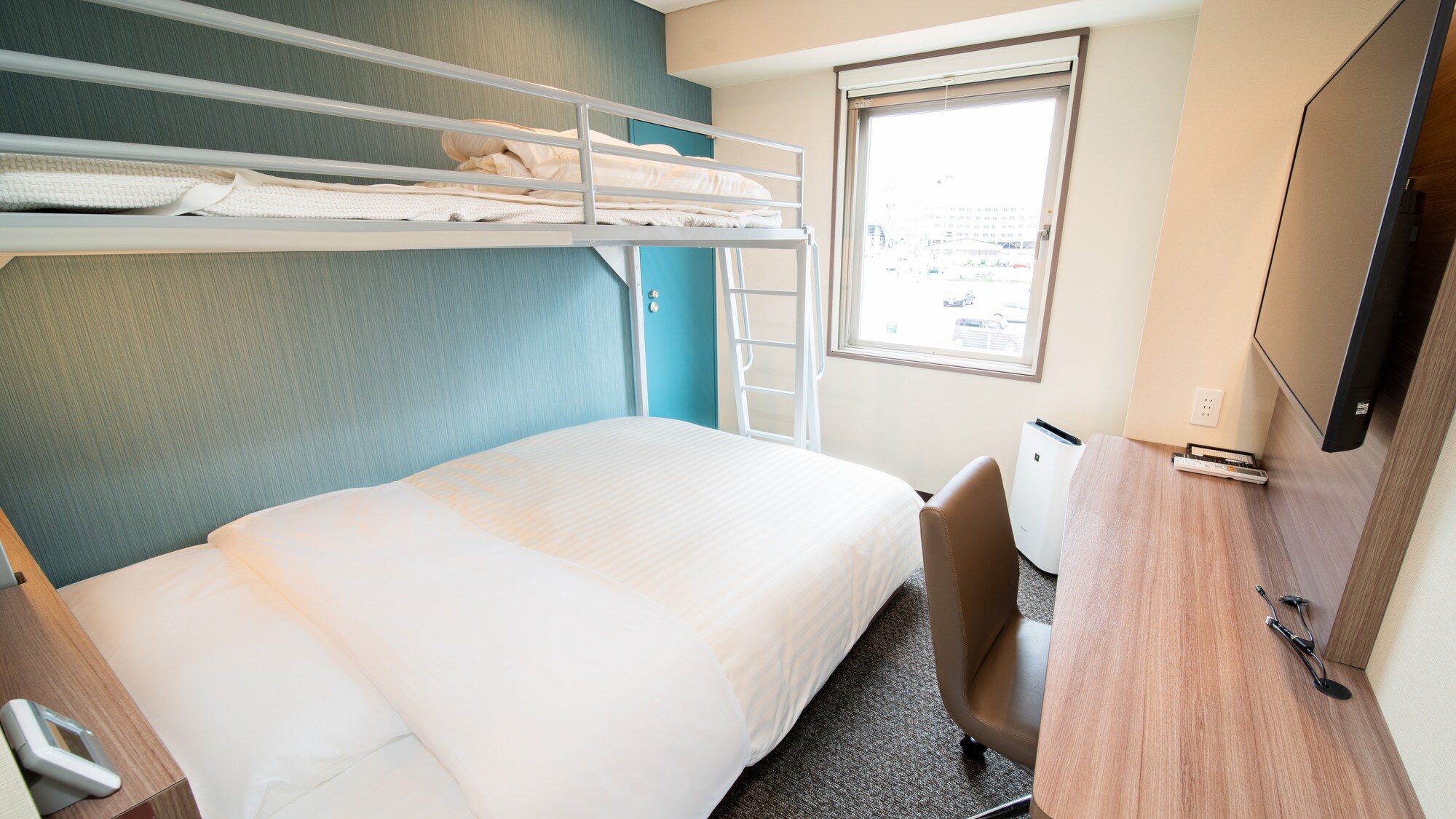 Double bed and loft bed