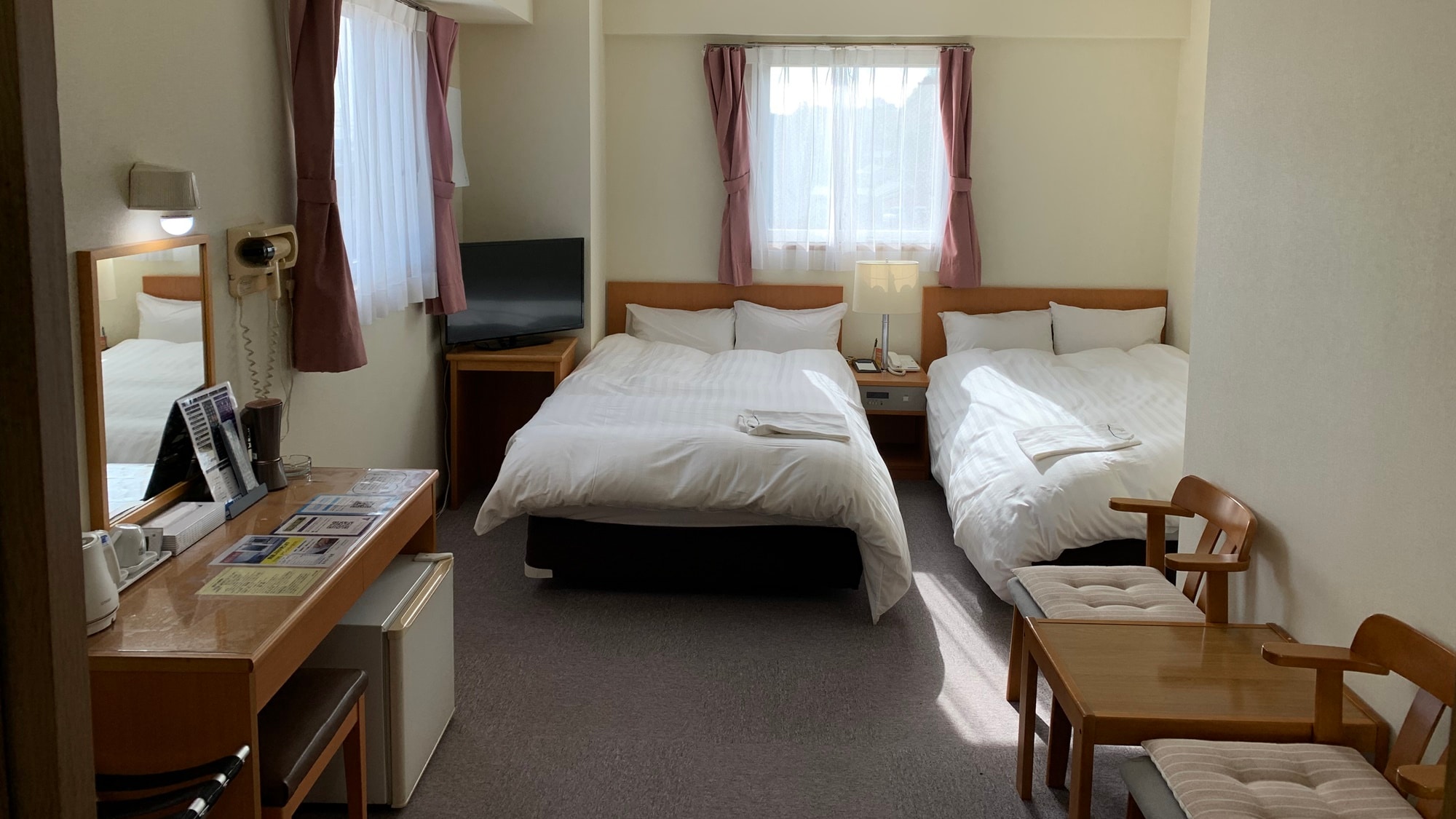 *[Western-style twin] A 20㎡ room where two people can relax comfortably. The bath and toilet are separate, making it easy to spend time ◎