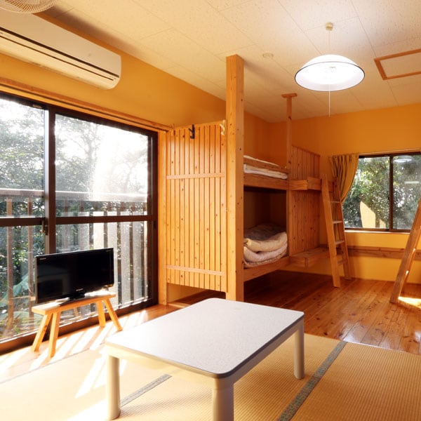 [Bunk bed room] This room is ideal for groups and can accommodate 5 to 6 people.