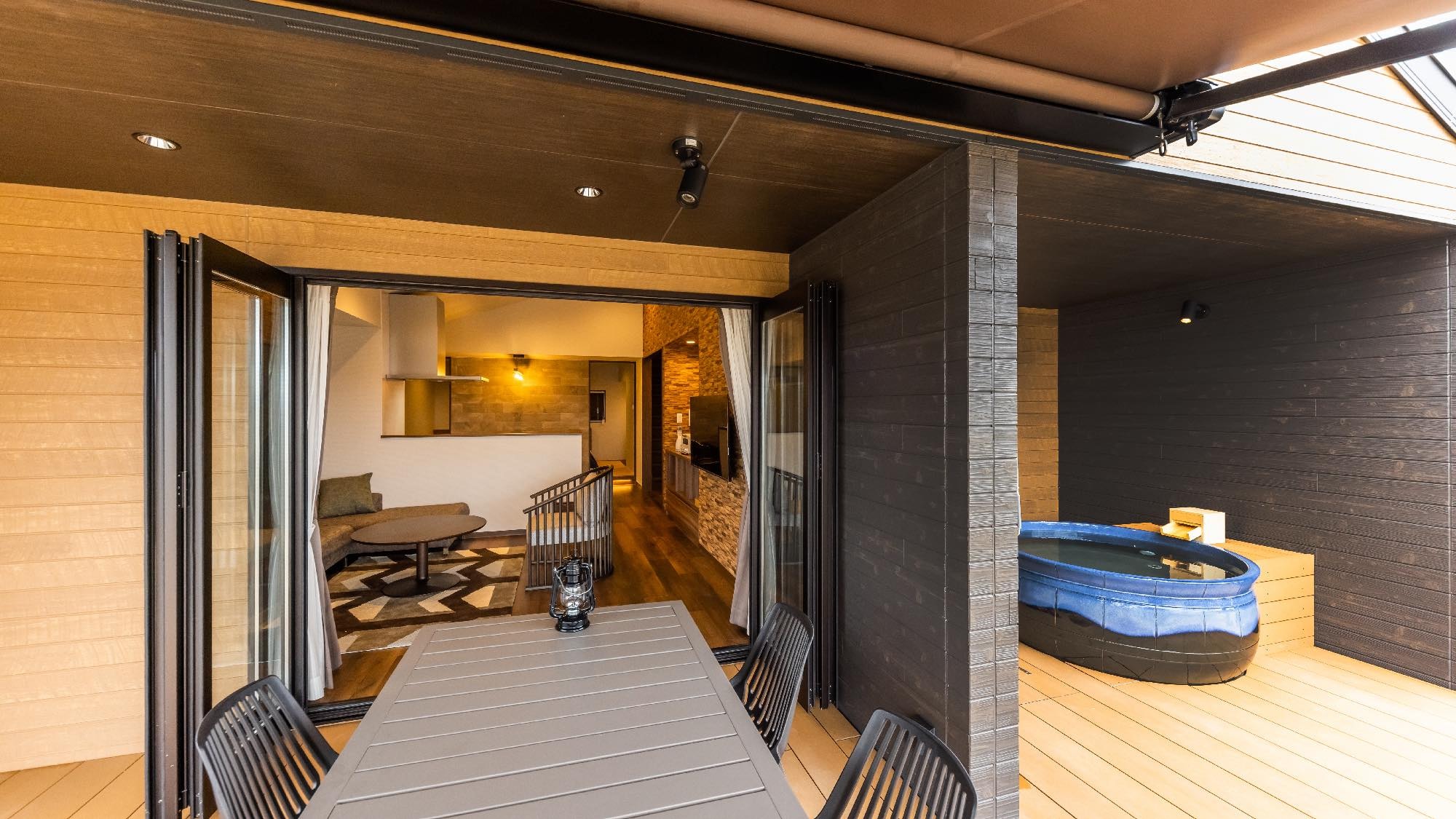 [MAUVE] Separate rental villa