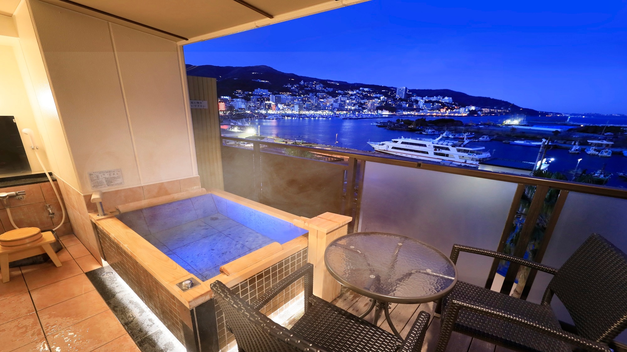 Guest room open-air bath renewed in June 2021 ♪ Overlooking the night view and the Atami sea.
