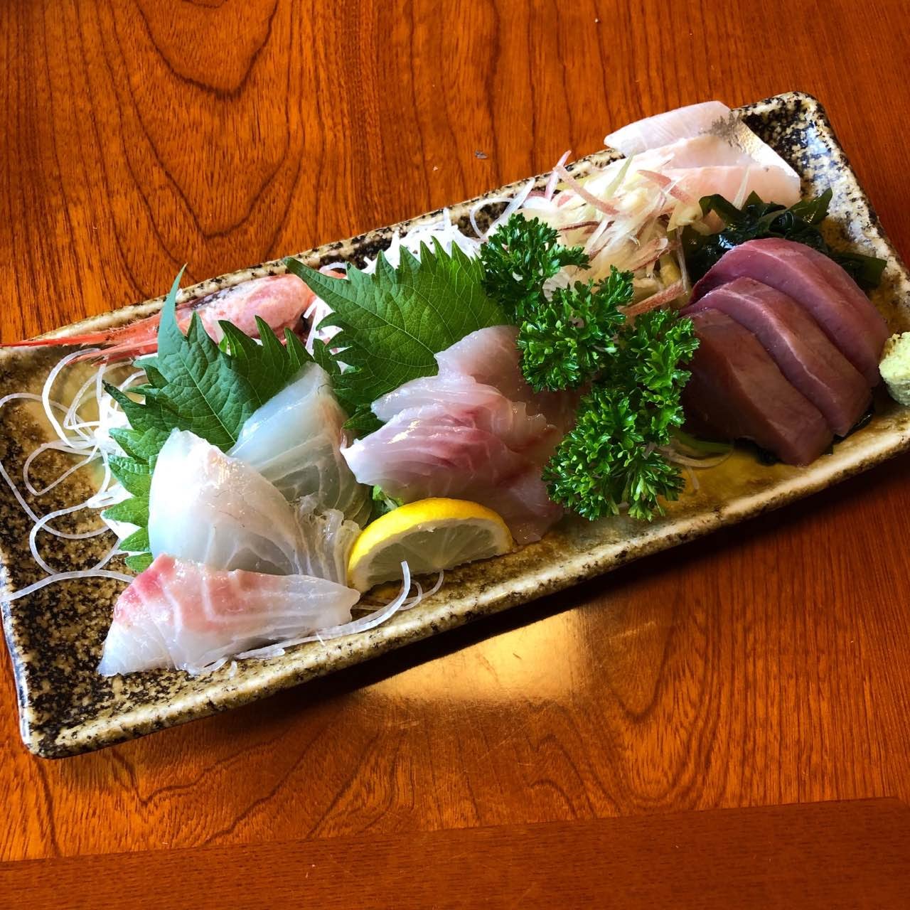Assorted sashimi