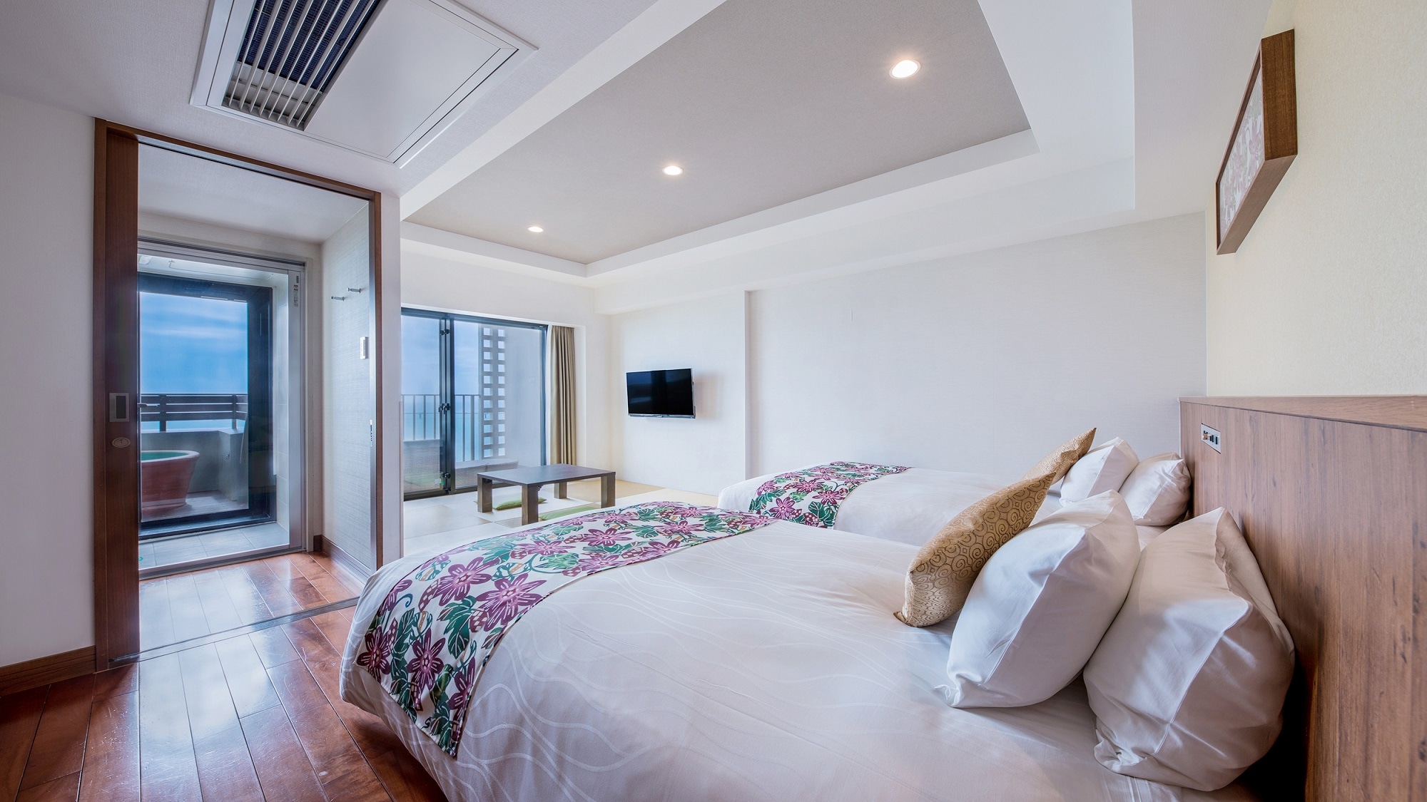 Guest room Japanese and Western room with open-air bath Ocean view