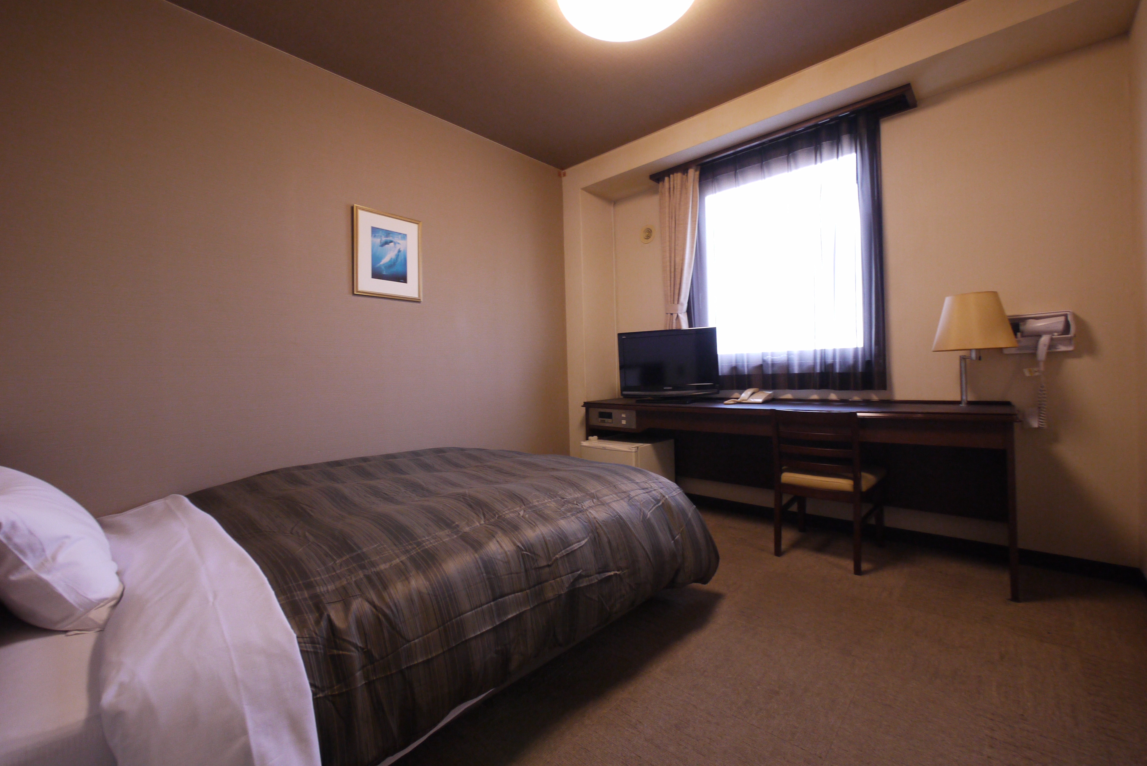 Tempat tidur single room ukuran 140 cm & kali; 196 cm WOWOW bisa ditonton gratis