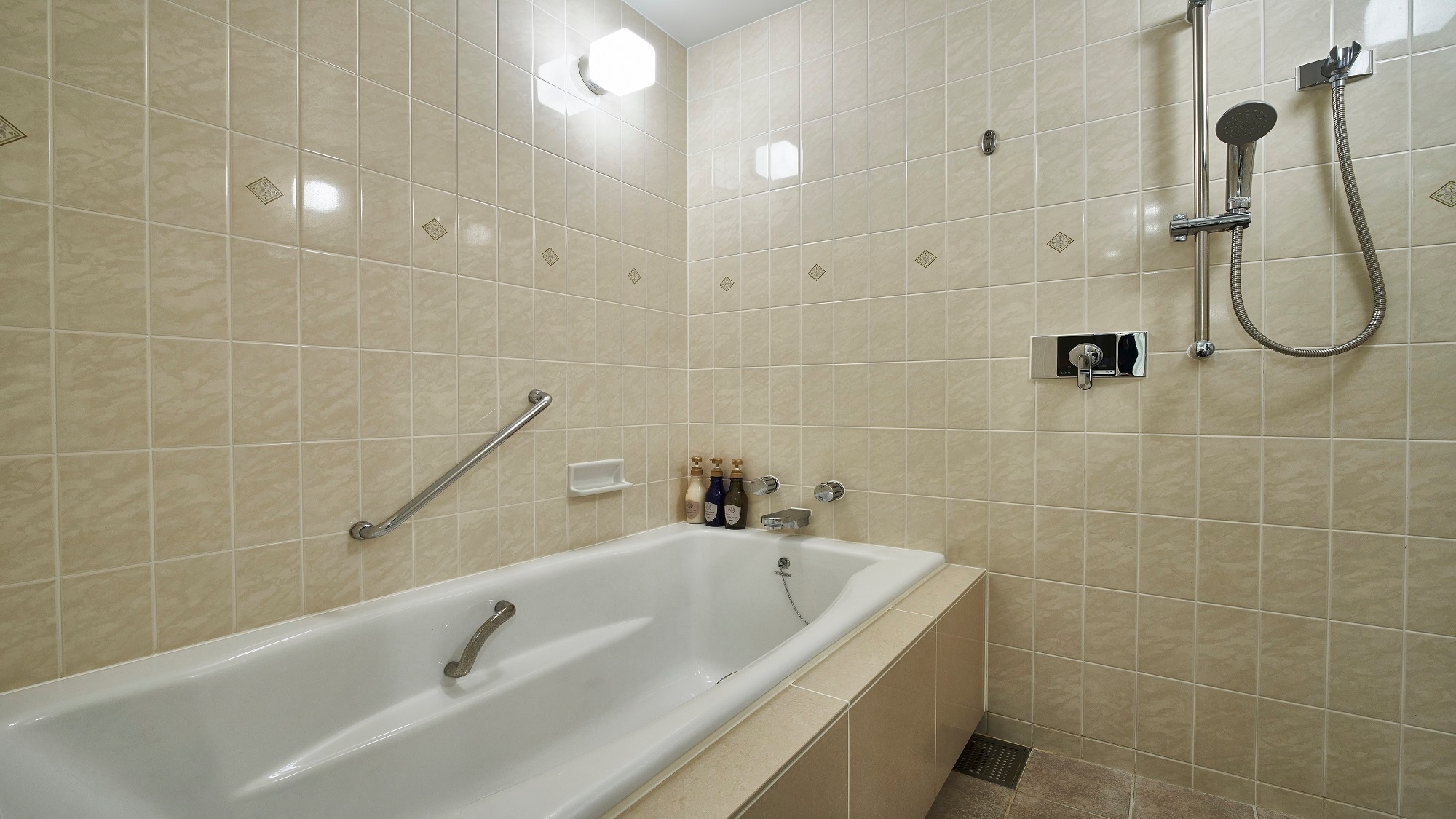 [South Wing] Twin Room 2