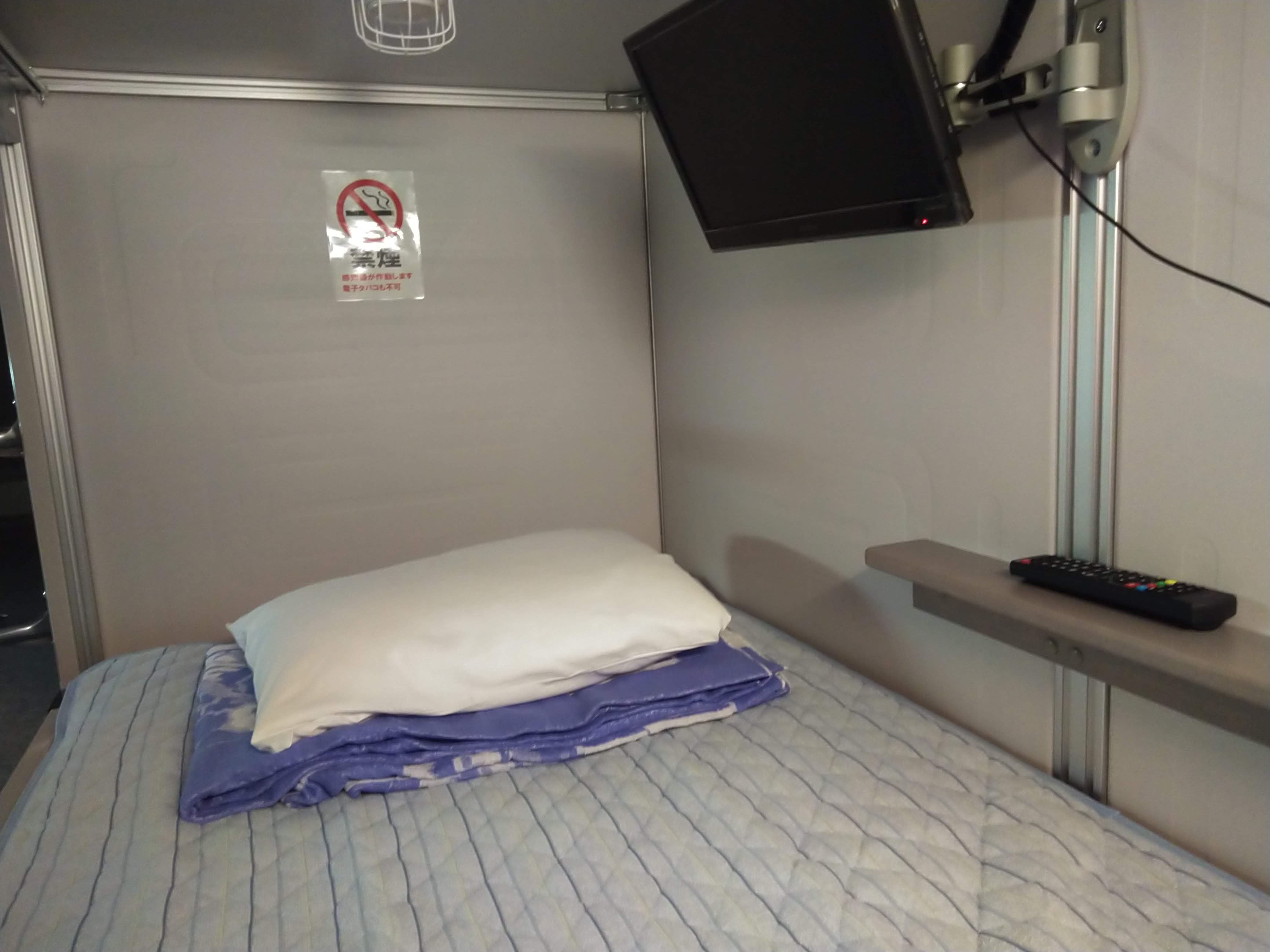 Capsule hotel summer version