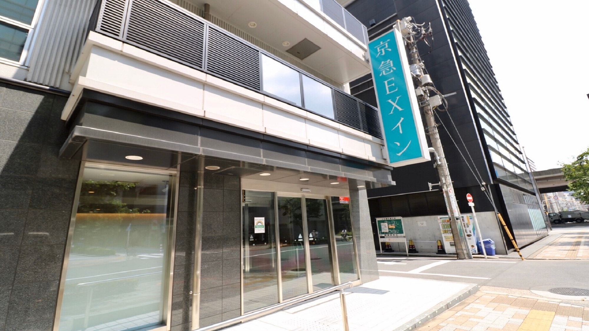 ทางเข้าโรงแรมภายนอก