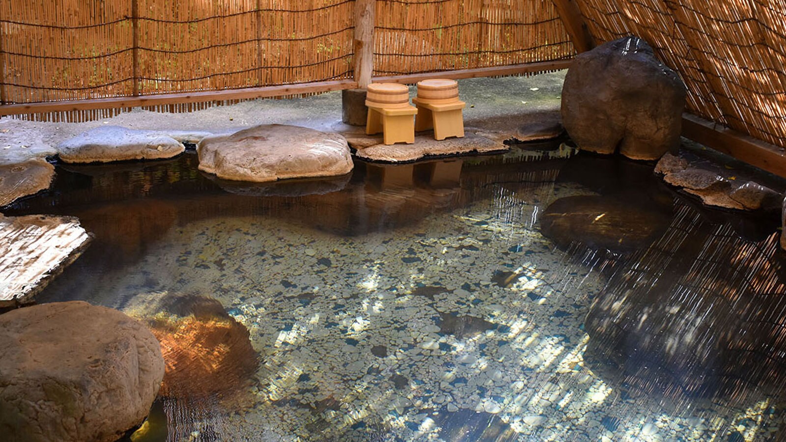 Open-air bath