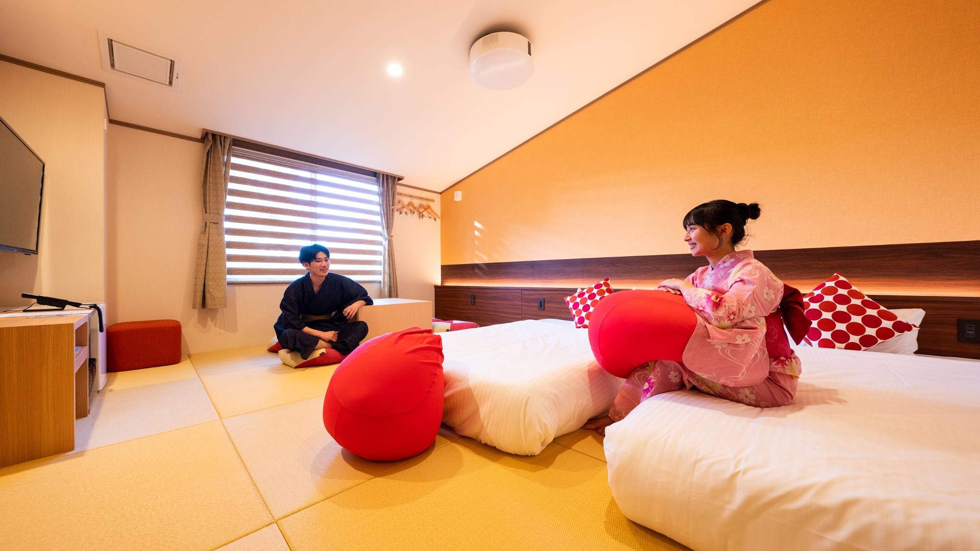 【컴팩트 별관 일본식 방】 부담없이 묵을 수 있는 심플한 일본식 방. 다다미 깔개로 세미 더블 사이즈의 침대 첨부.
