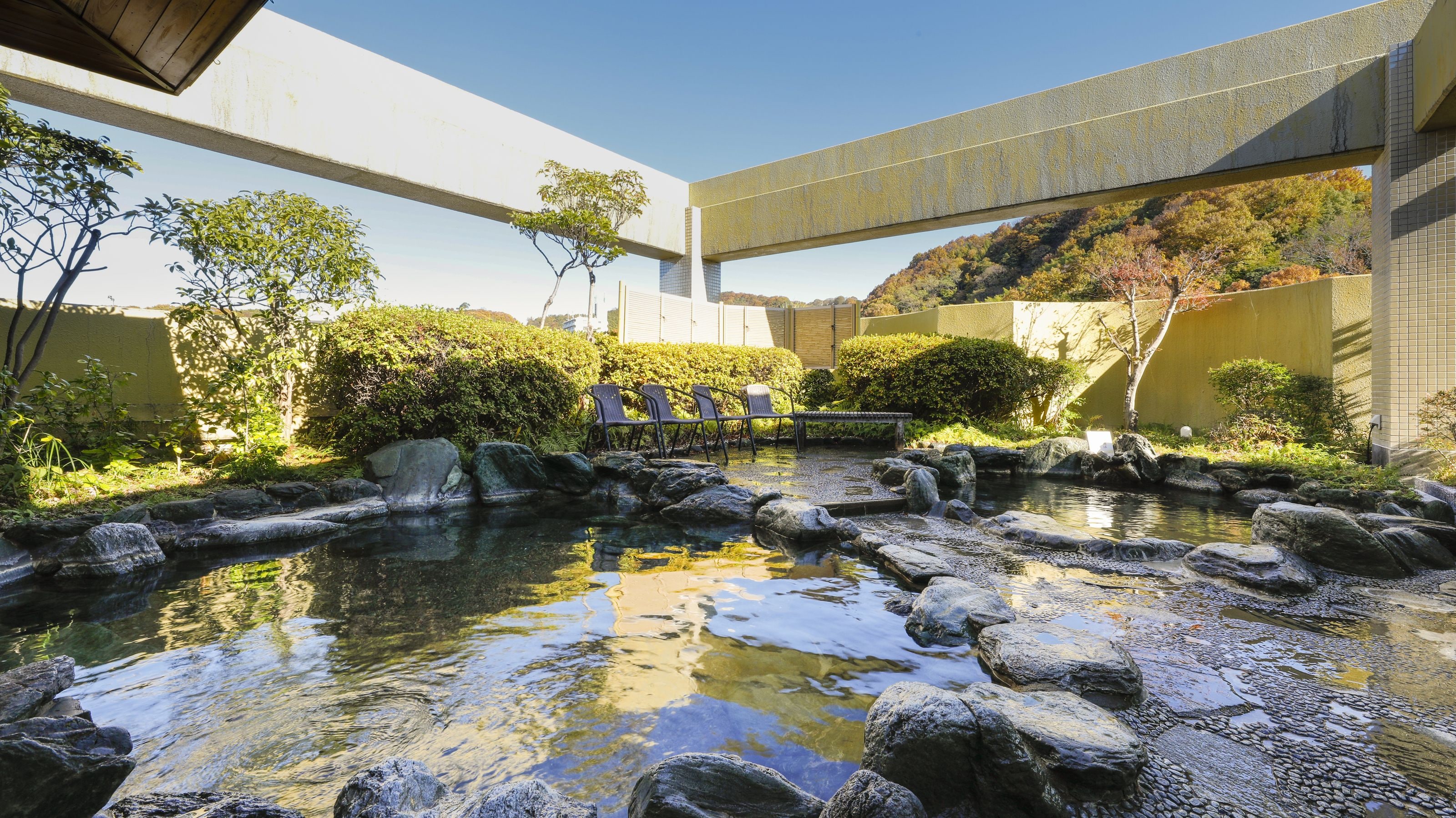 * Tenbo open-air bath "Hana no Yu" on the rooftop: Take a bath while gazing at the changing sky (morning and evening men and women change)