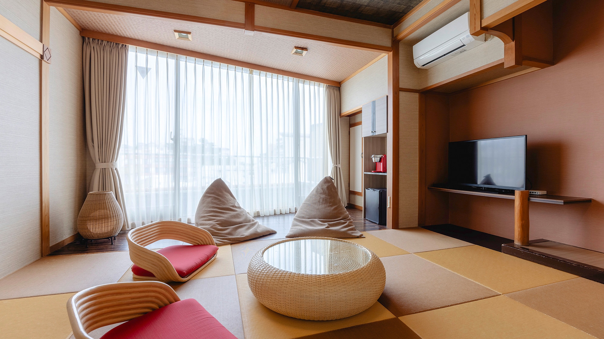 [Tầng tiêu chuẩn ■ Phòng kiểu Nhật ■ 10-15 chiếu tatami / Không hút thuốc] Có sức chứa tối đa 6 người, khuyến khích cho gia đình và trẻ em