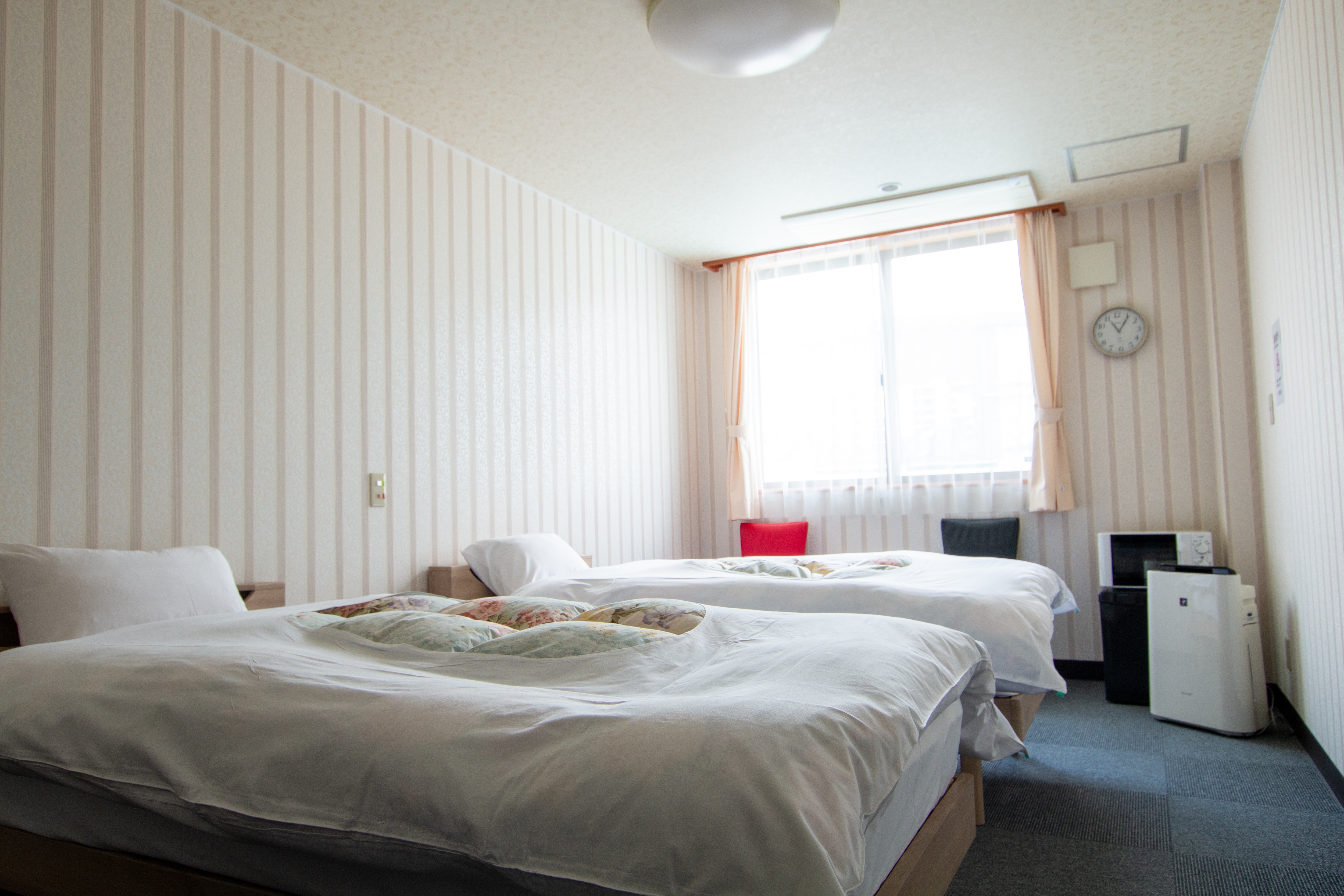 [Japanese-style room] Ideal for business use. It is a simple room that is easy to use.