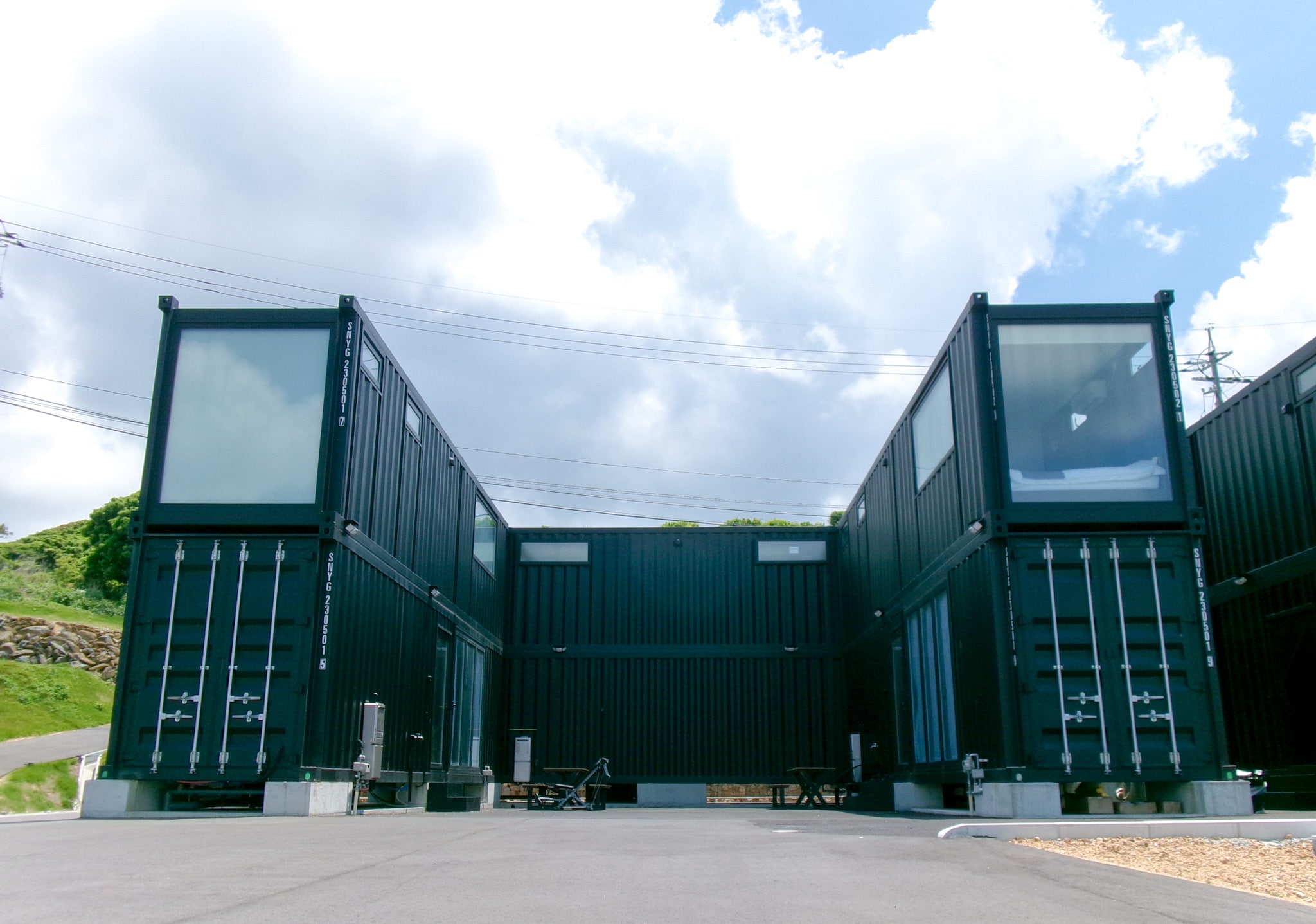 D Container