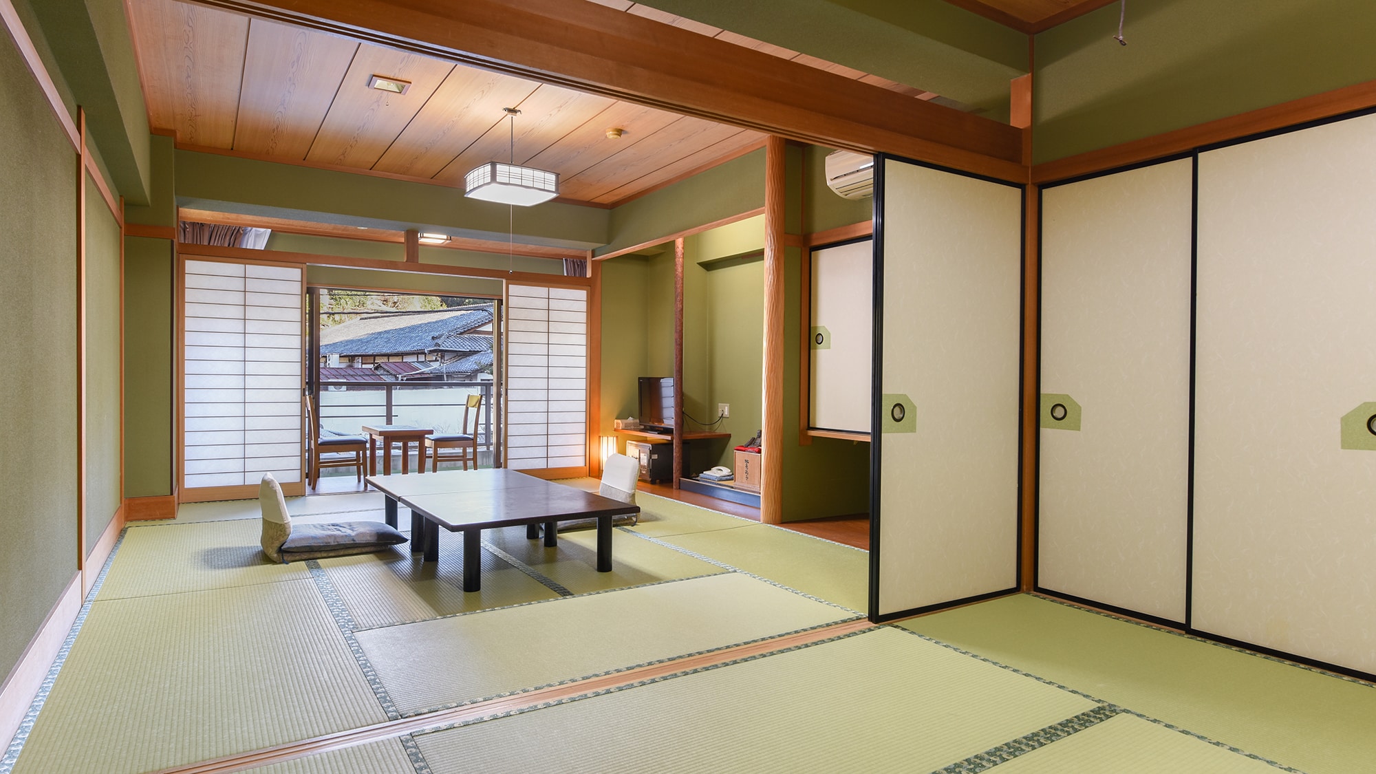 *[2nd floor Japanese-style room 10 tatami mats + 6 tatami mats, 2 rooms connected] The layout of the Japanese-style rooms on the 2nd and 3rd floors is slightly different. *You cannot choose.