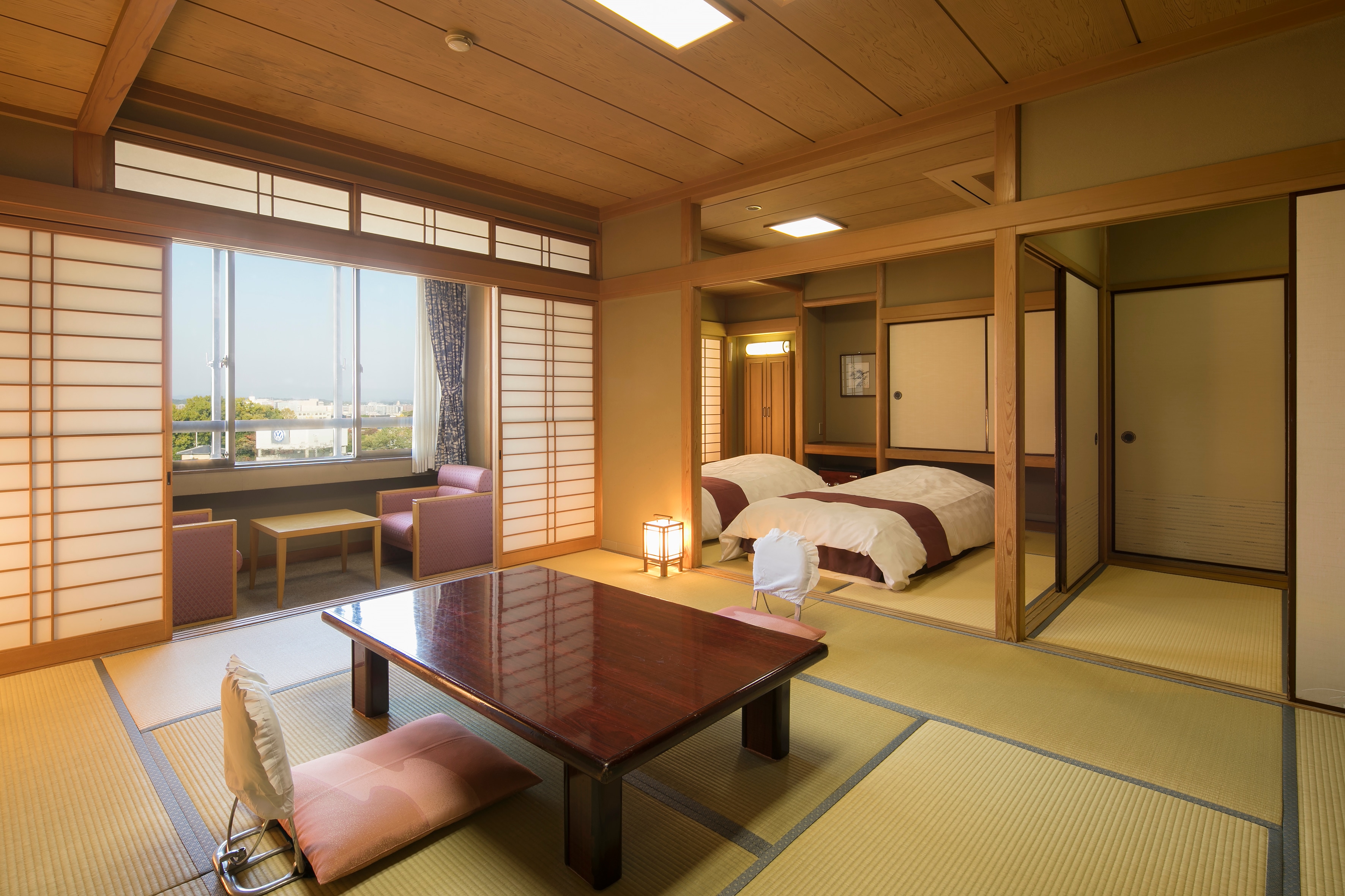 Room: West Building Bed ROOM (10 + 6 tatami mats, Japanese-style room) Capacity: 2 to 6 people, futons are available from the 3rd person