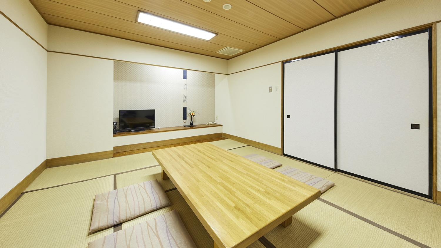 ■ Japanese-style room [10 tatami mats]