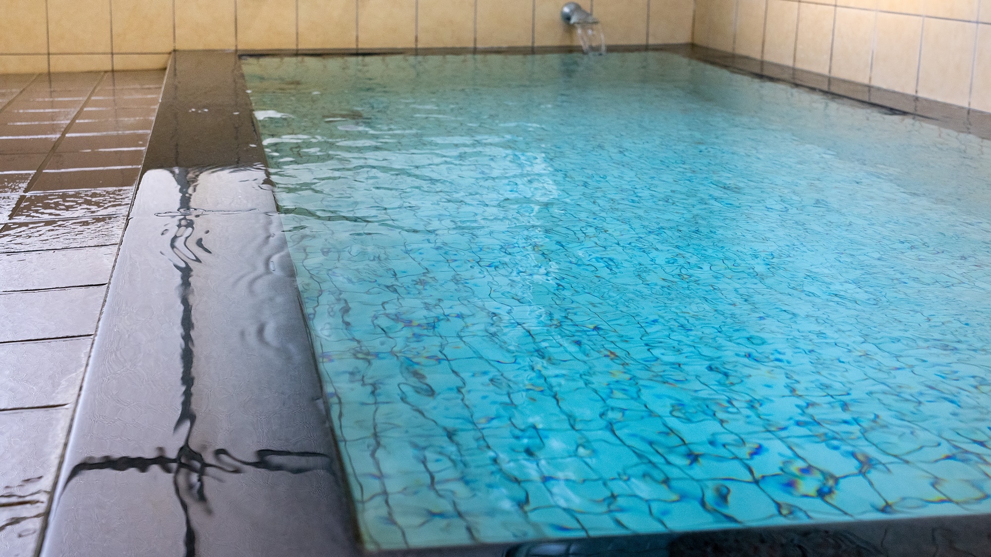 *Kizu Onsen is the oldest natural hot spring in Kyoto. 100% of the water flows directly from the source.