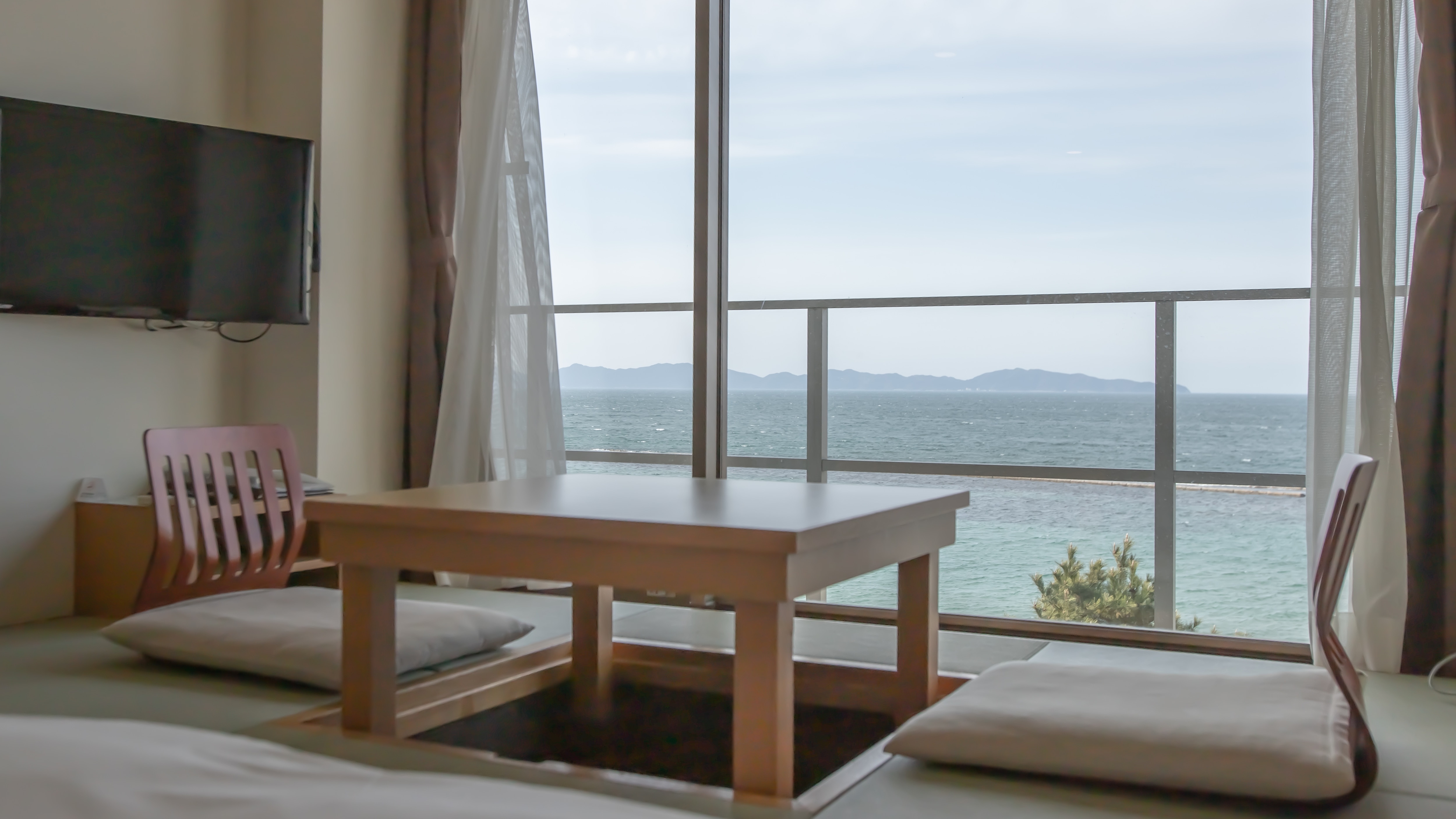 Ocean view & tatami mat space
