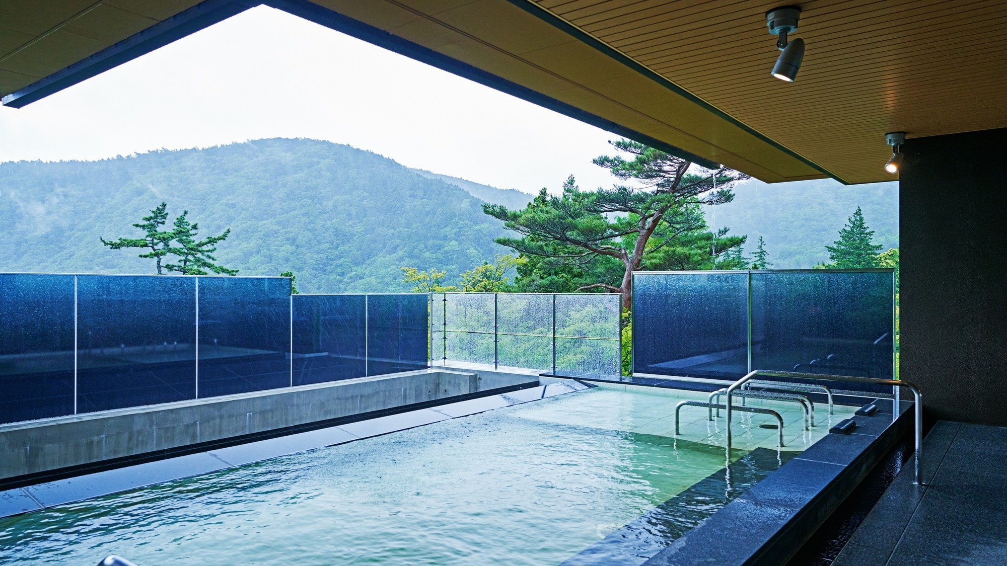 [Large public bath] Sengen-no-yu open-air bath
