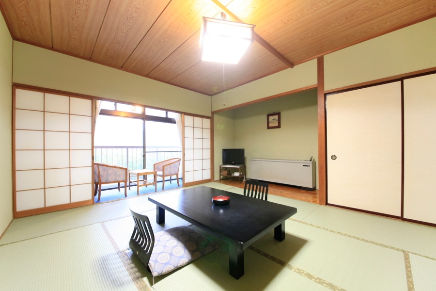 10 tatami mat Japanese-style room along the mountain stream in the main building (3rd floor) with bath and washing function toilet