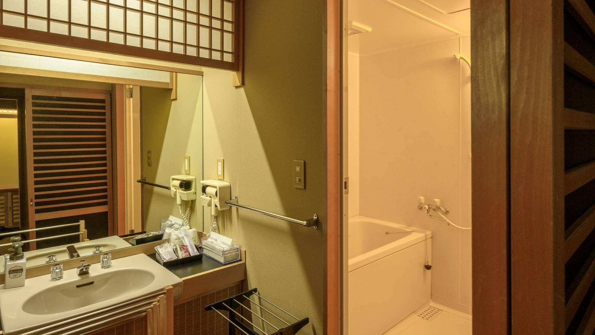 [West Wing Japanese-Western Room] Washroom