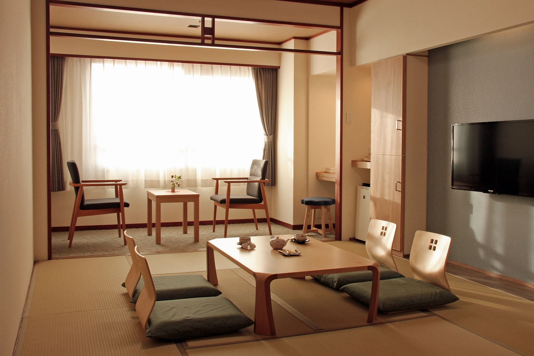 Japanese-style room (10 tatami mats)
