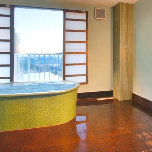 兩人之間的距離瞬間拉近♪ 小型包租溫泉“樂之湯”