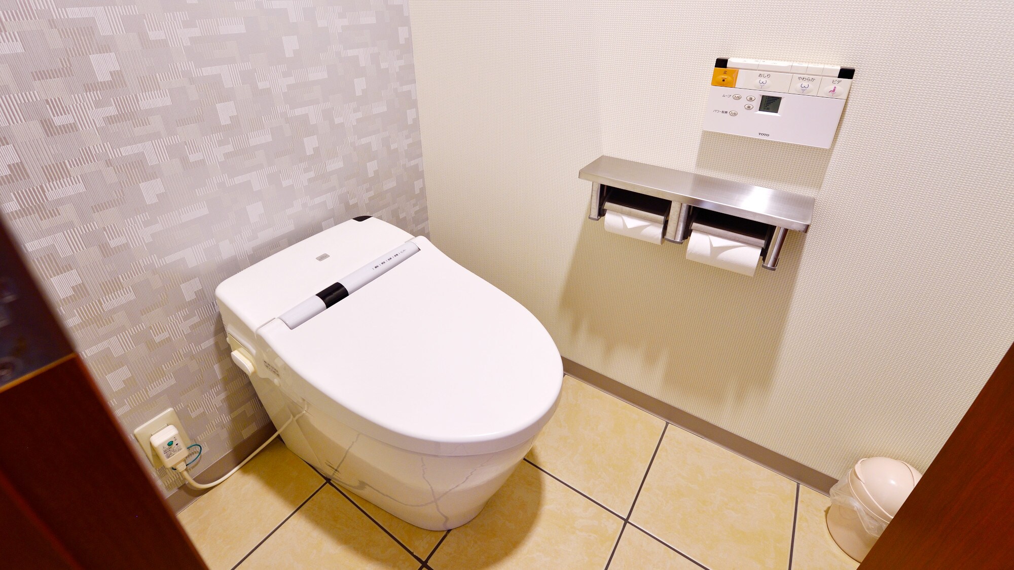 [ห้องพักชั้นบนสุดสไตล์ญี่ปุ่นผสมตะวันตก] ห้องน้ำและห้องส้วมแยกจากกันเพื่อให้คุณได้ผ่อนคลายและเพลิดเพลินไปกับน้ำพุร้อน