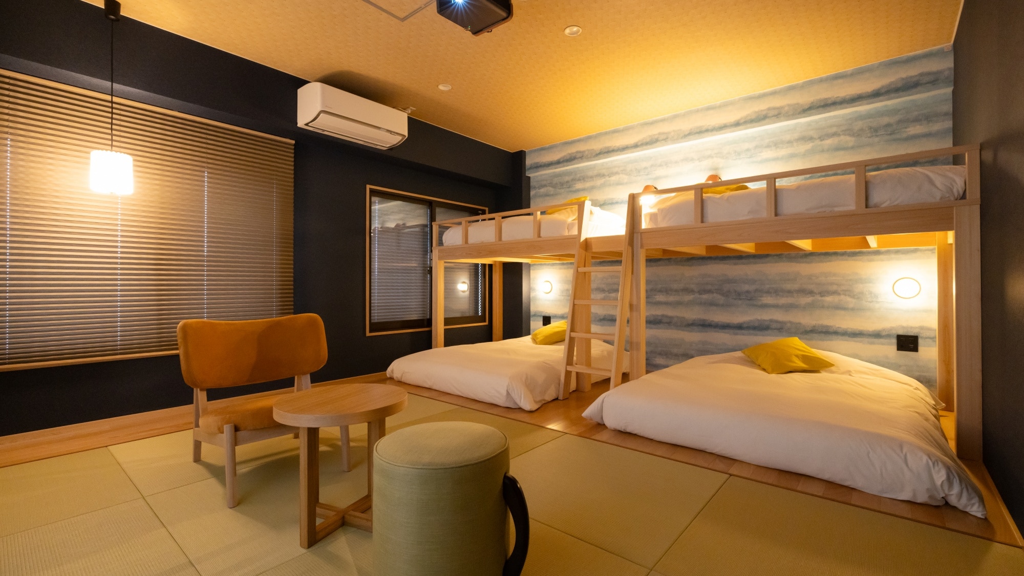 [Bunk Bedroom] Make your trip even more enjoyable with a 4K projector.