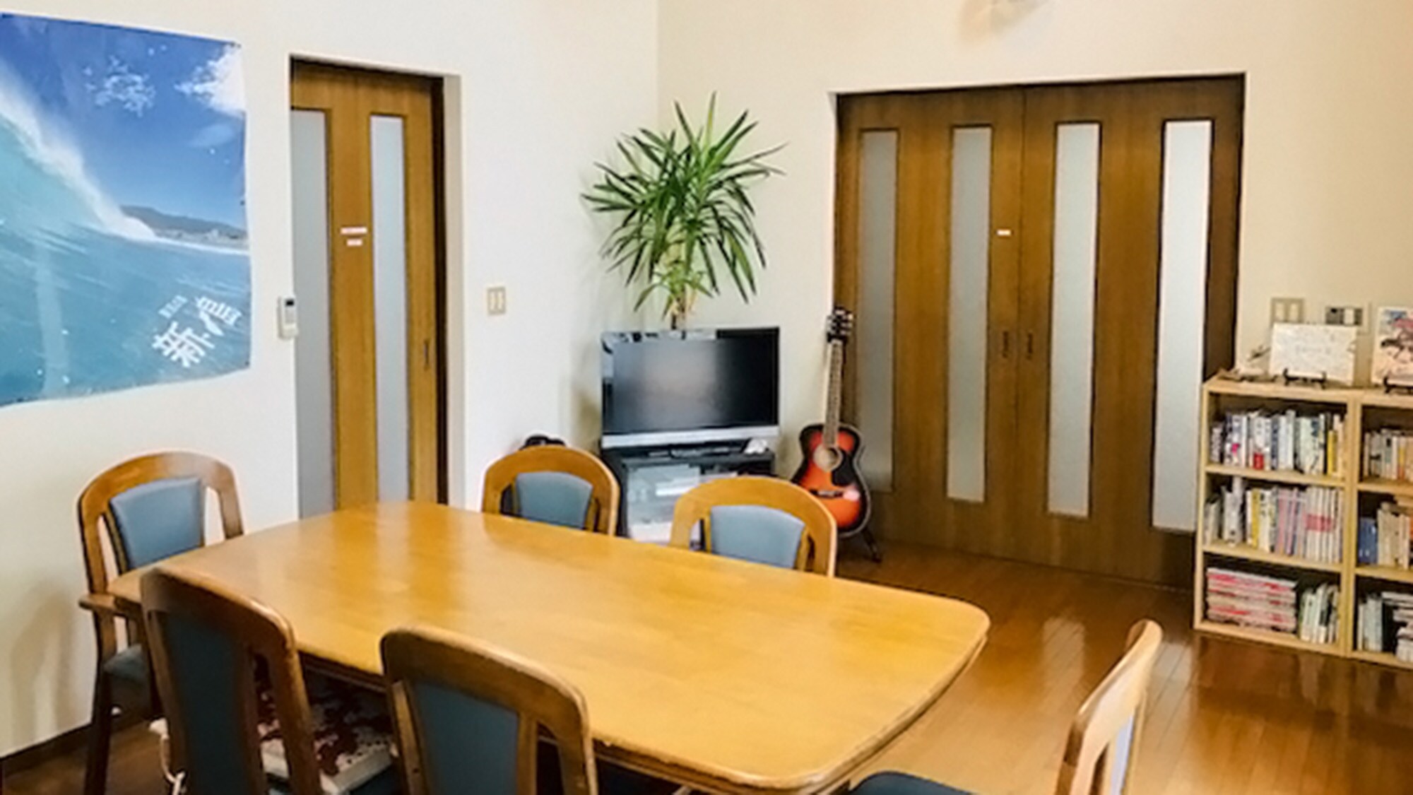 ・[Annex/Living room] Spacious living room. Please relax in this room.