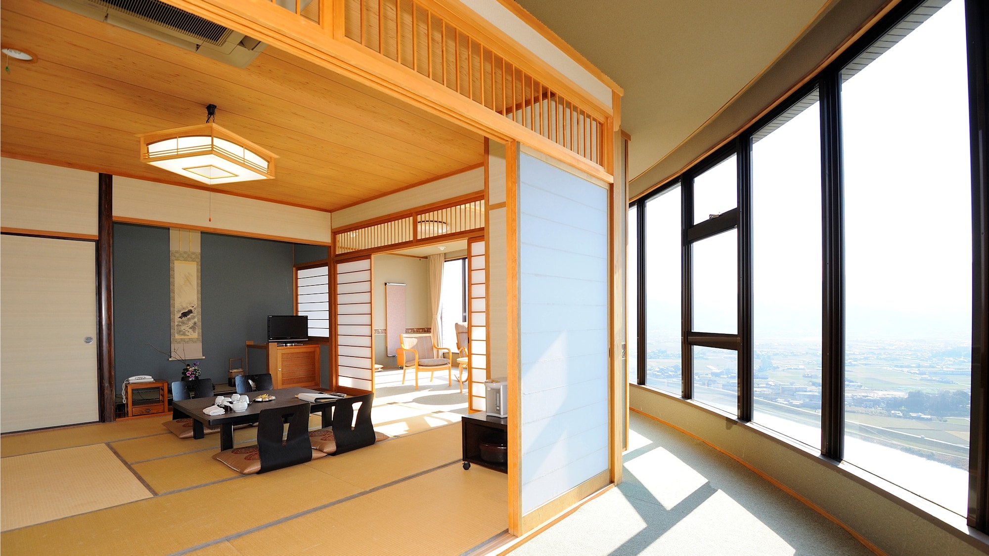 [Special room] Panoramic Japanese-style room (Japanese-style room 10 tatami mats or 12 tatami mats + wide veranda)