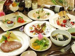 Enjoy a full-course dinner for two in your room! (One example)