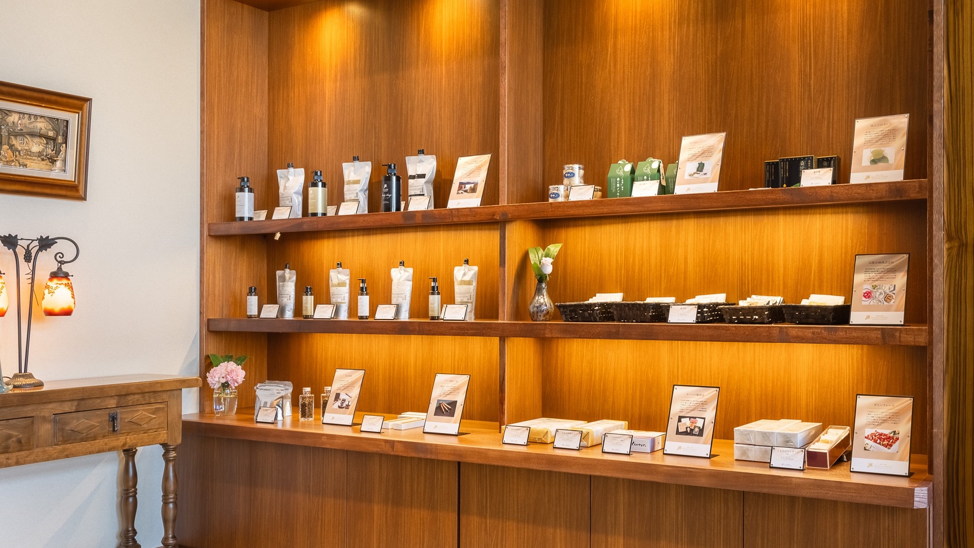 You can purchase original hotel goods and local confectioneries.