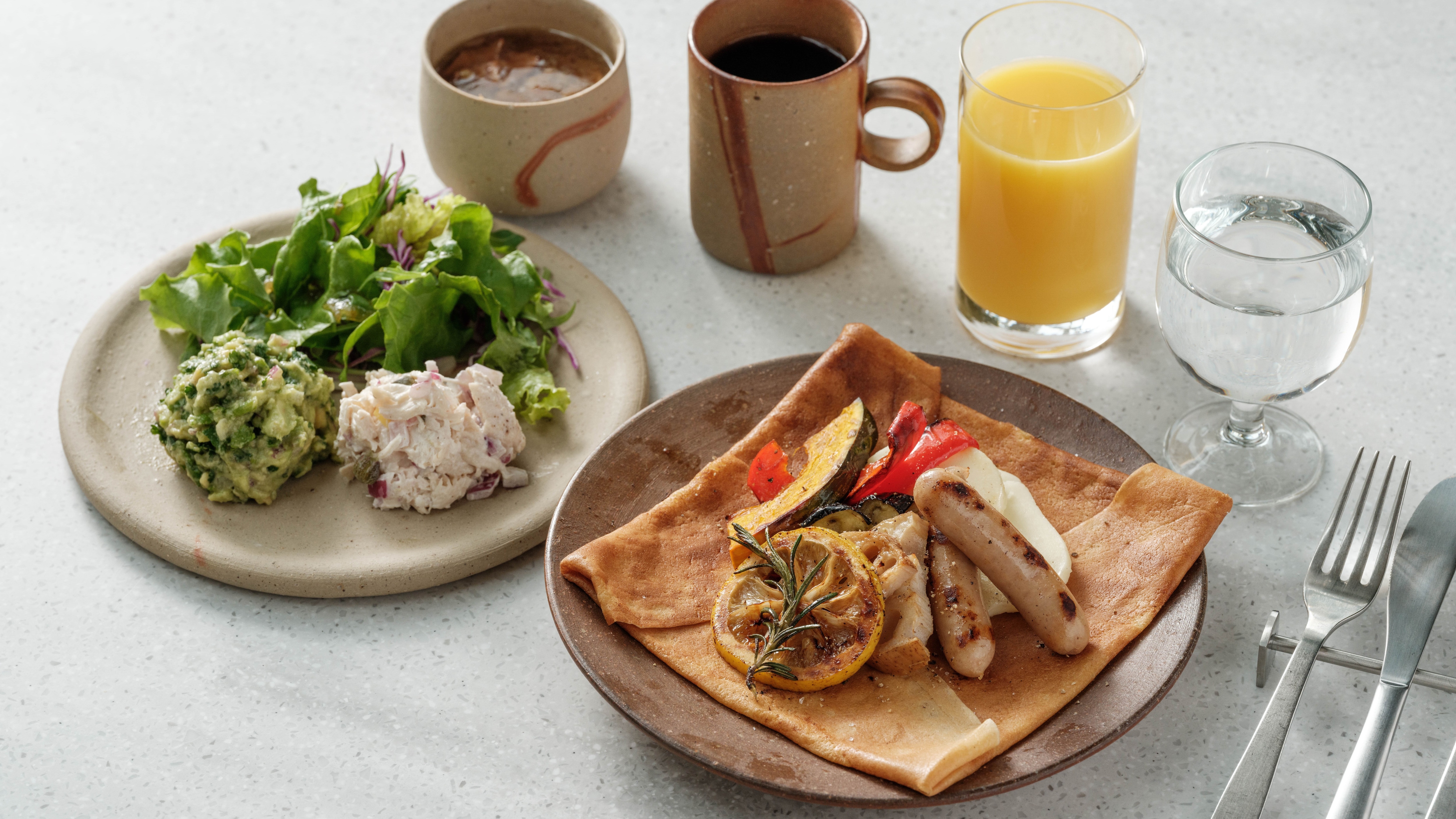 BREAKFAST | Seasonal vegetable and sausage crepes