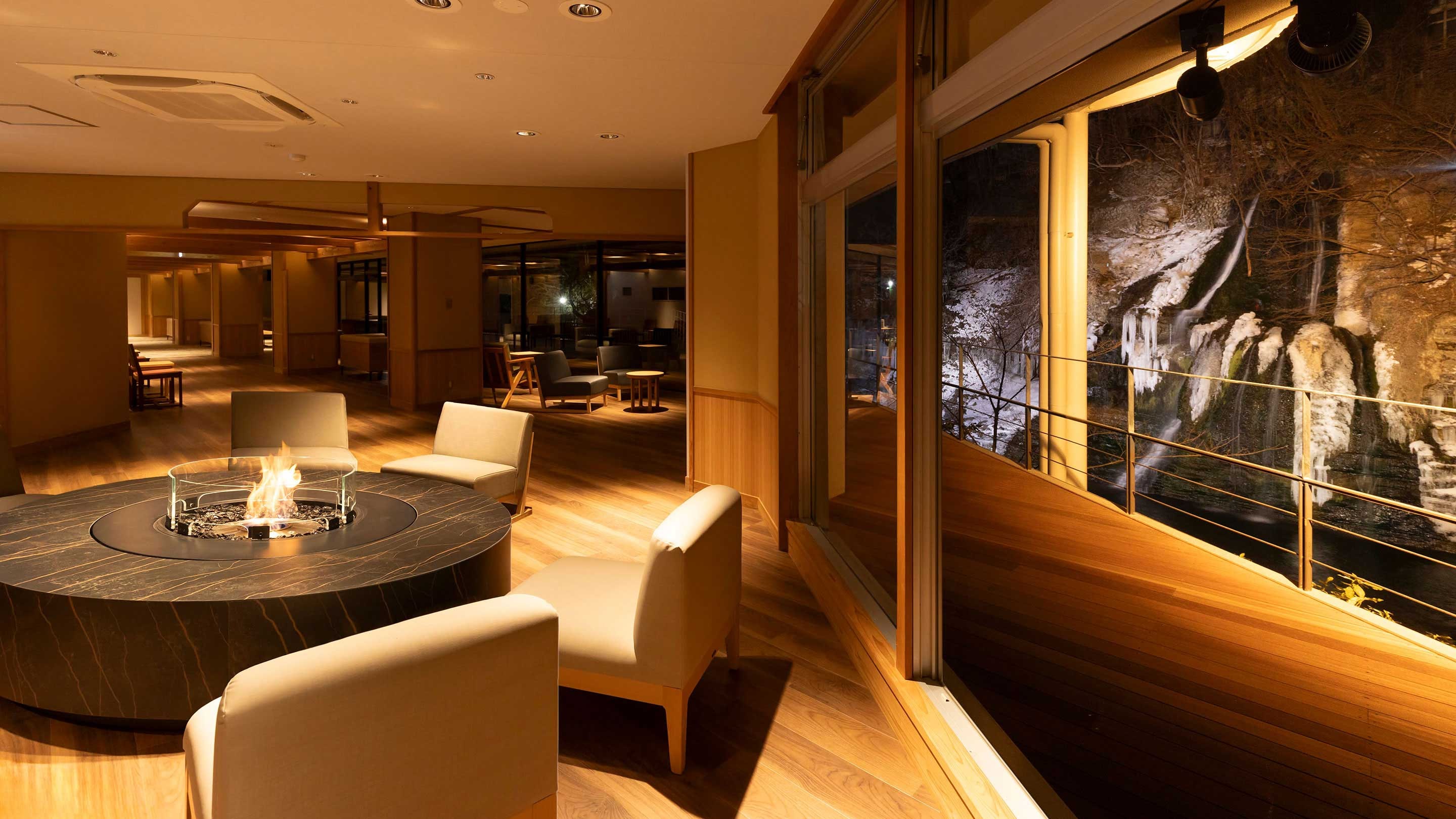 [夜晚] Takimi Lounge（壁炉）