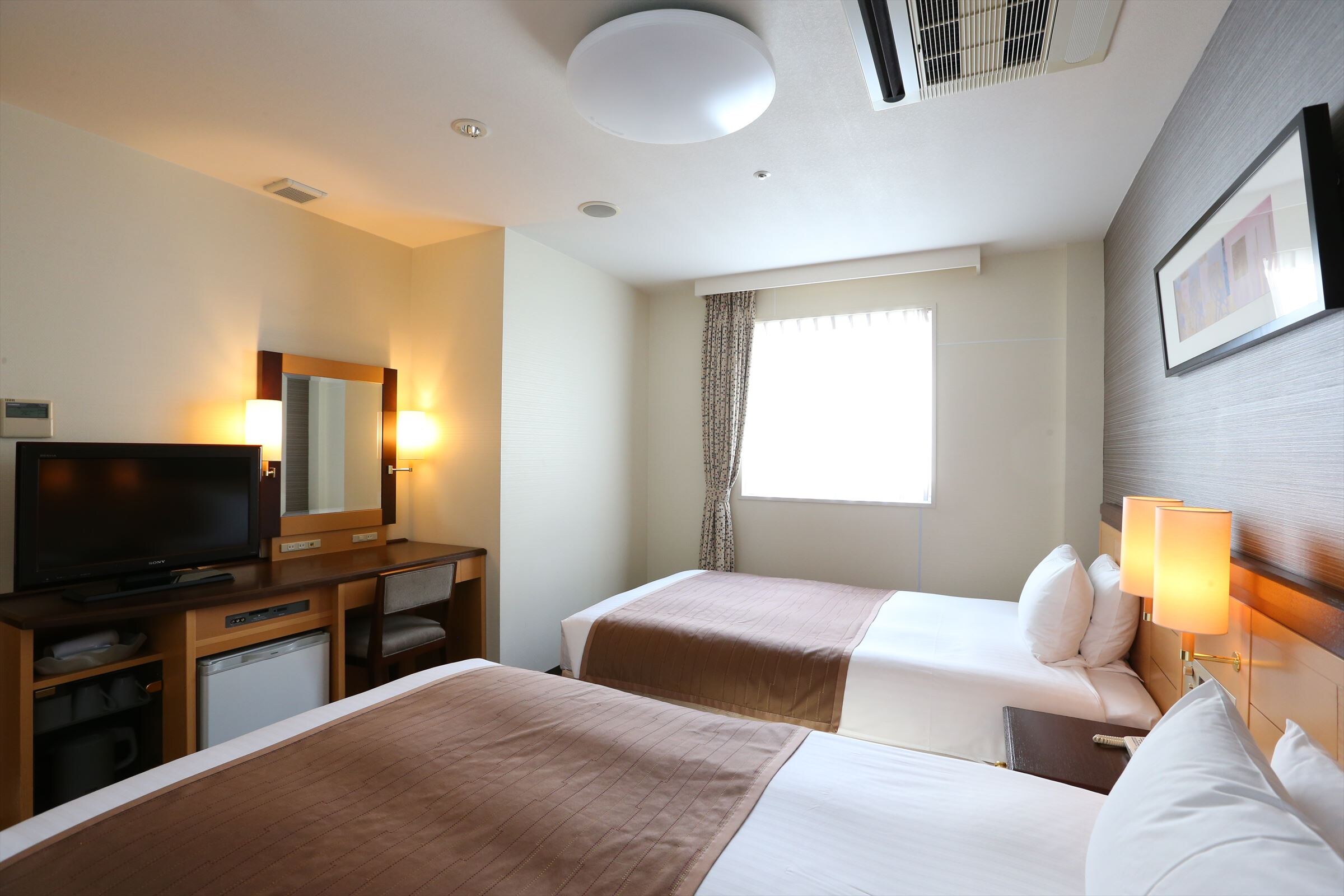 Twin room with Simmons 120cm bed
