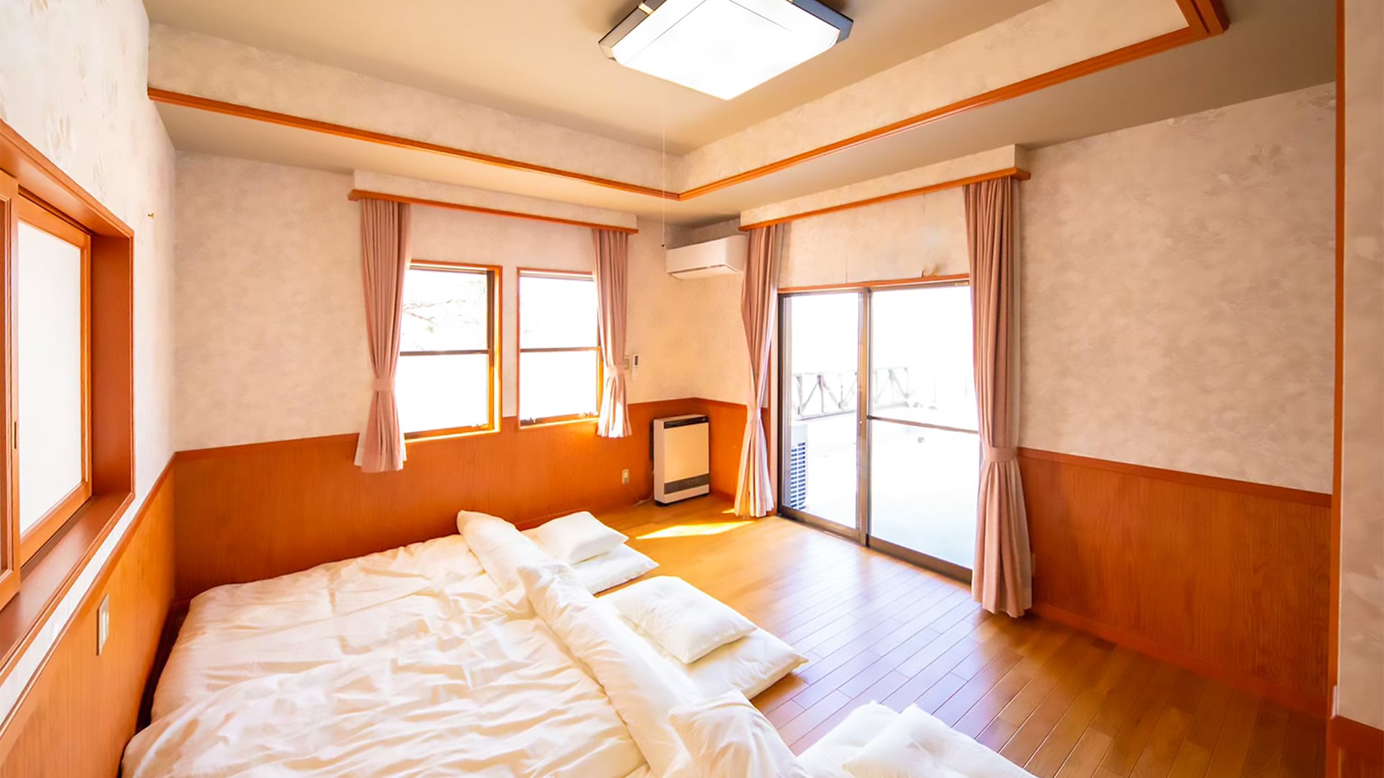 ・Futon provided