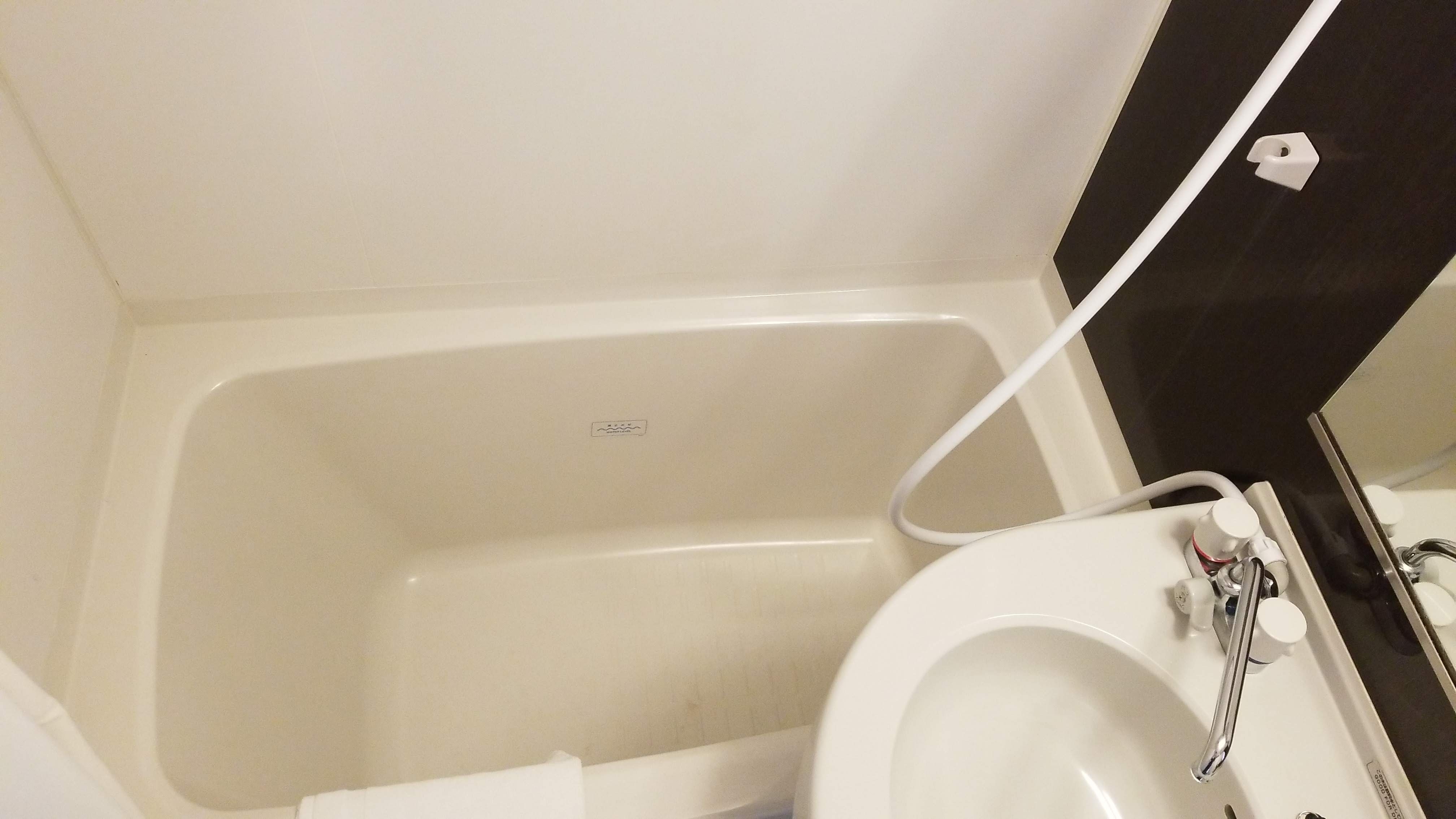Unit bath (bathtub)