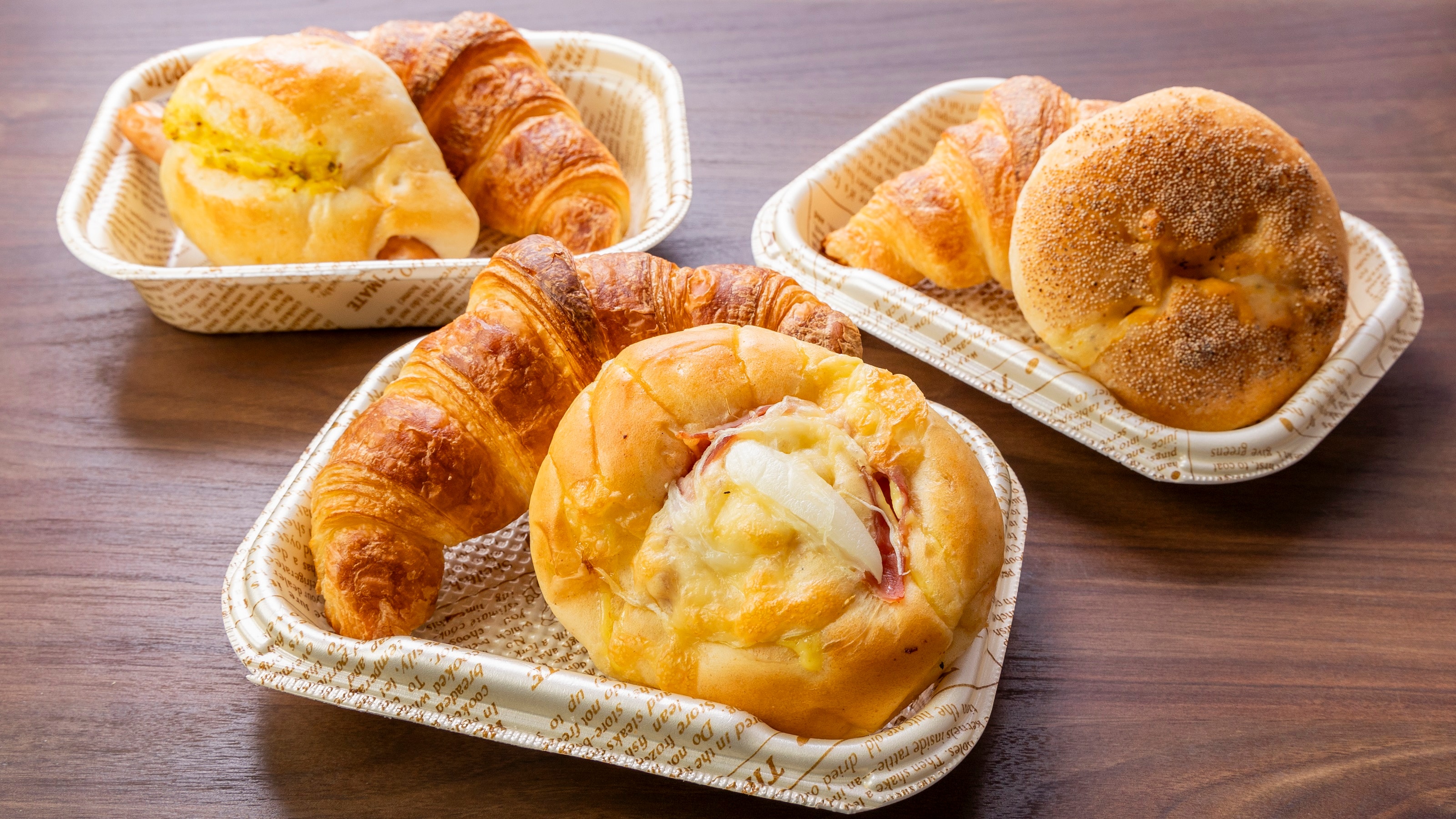 Kotak Croissant Sarapan (gambar)