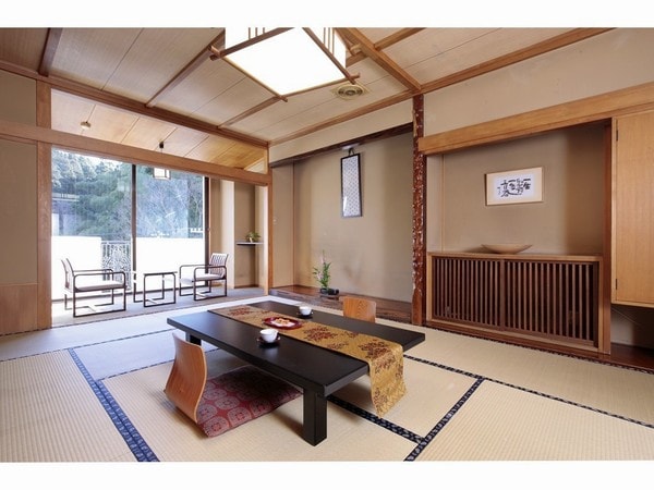 Japanese-style room 12 tatami mats facing south