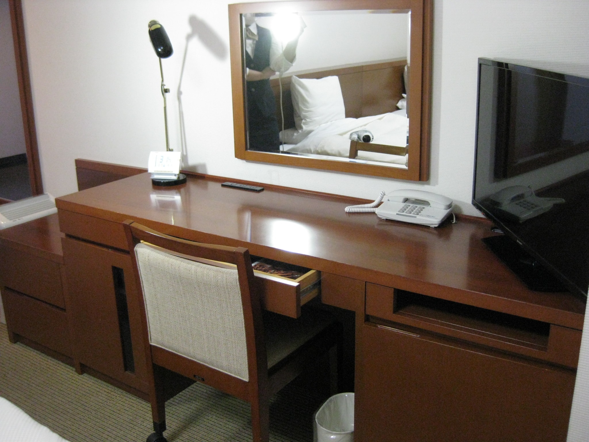 T3 desk